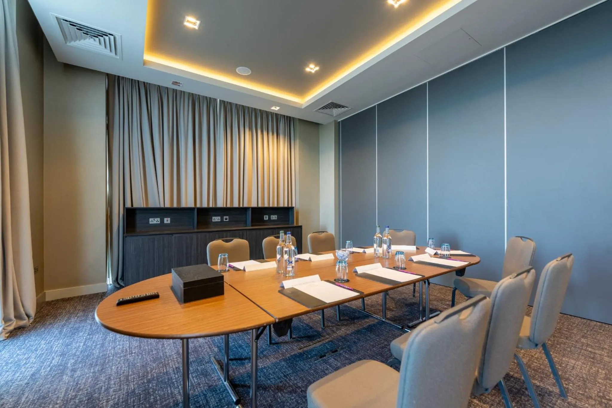 Meeting/conference room in Crowne Plaza Aberdeen Airport by IHG