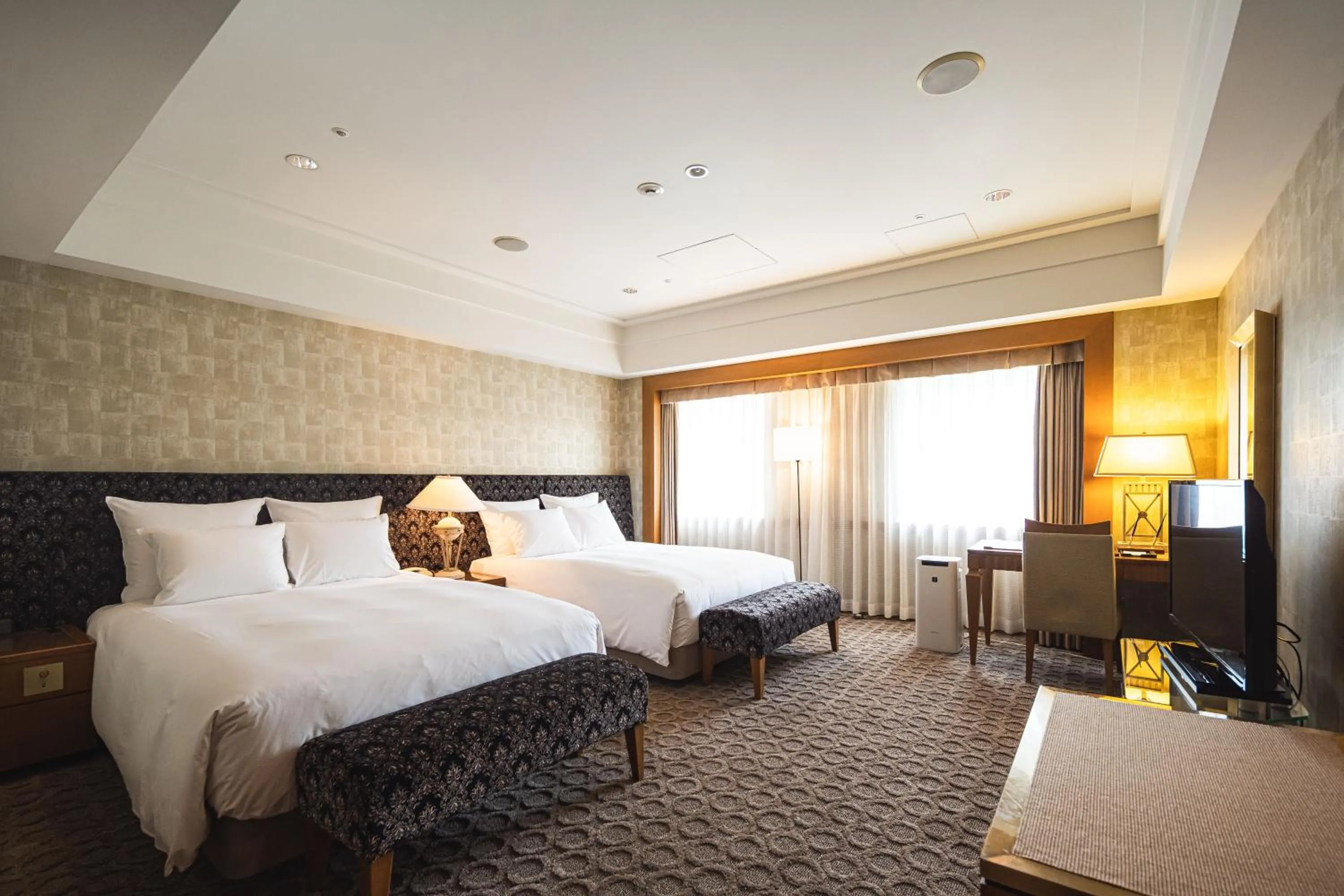 Photo of the whole room, Bed in ANA Crowne Plaza Matsuyama by IHG