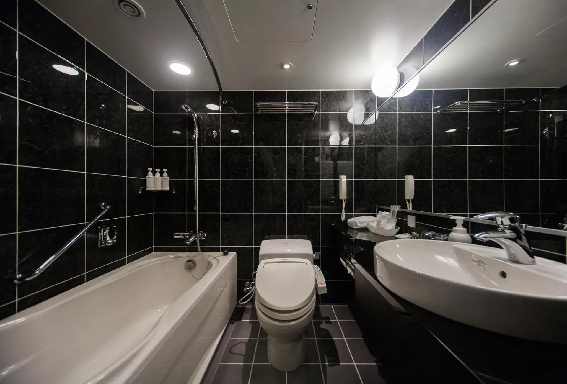 Double Room - single occupancy - Smoking in ANA Crowne Plaza Matsuyama by IHG Double Room - single occupancy - Smoking in ANA Crowne Plaza Matsuyama by IHG