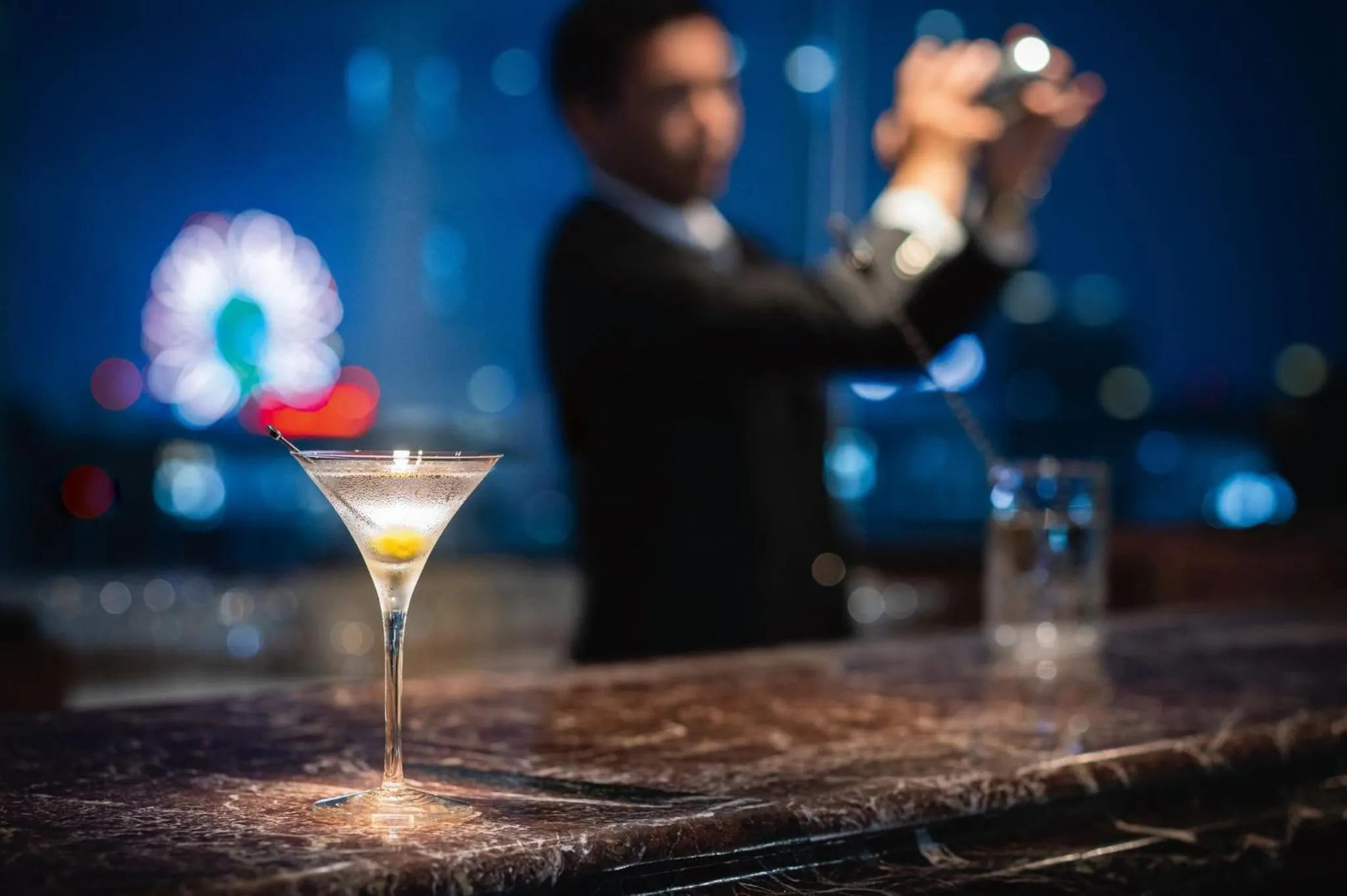 Lounge or bar in ANA Crowne Plaza Matsuyama by IHG