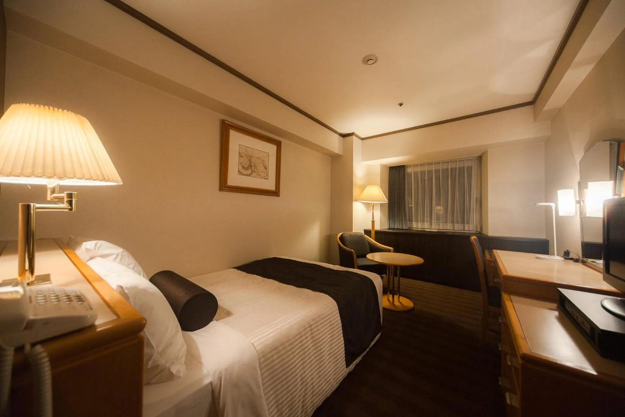 Photo of the whole room, Bed in ANA Crowne Plaza Matsuyama by IHG