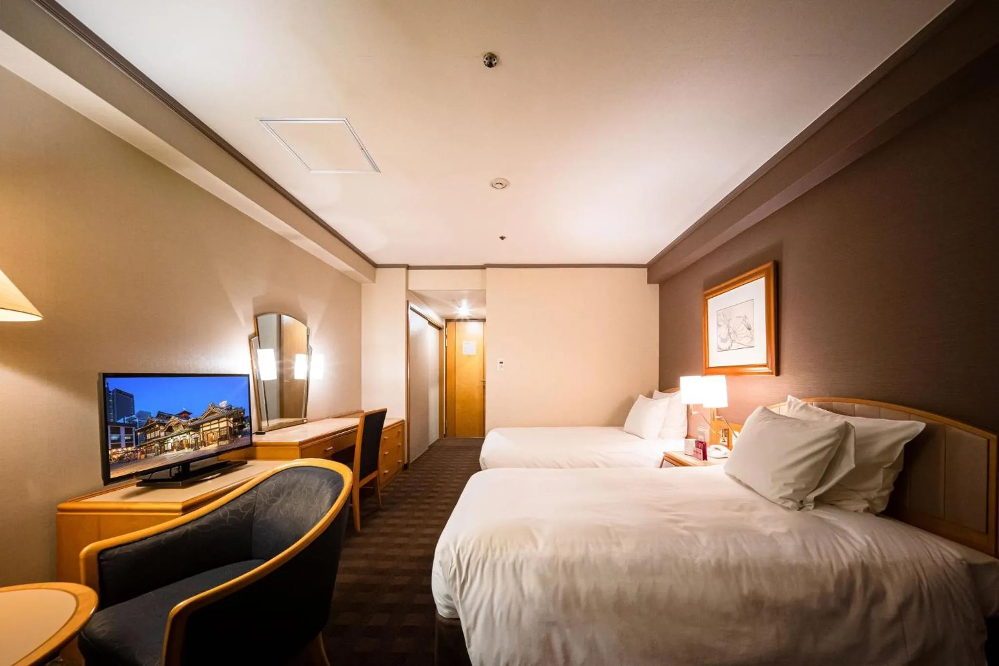 Photo of the whole room, Bed in ANA Crowne Plaza Matsuyama by IHG