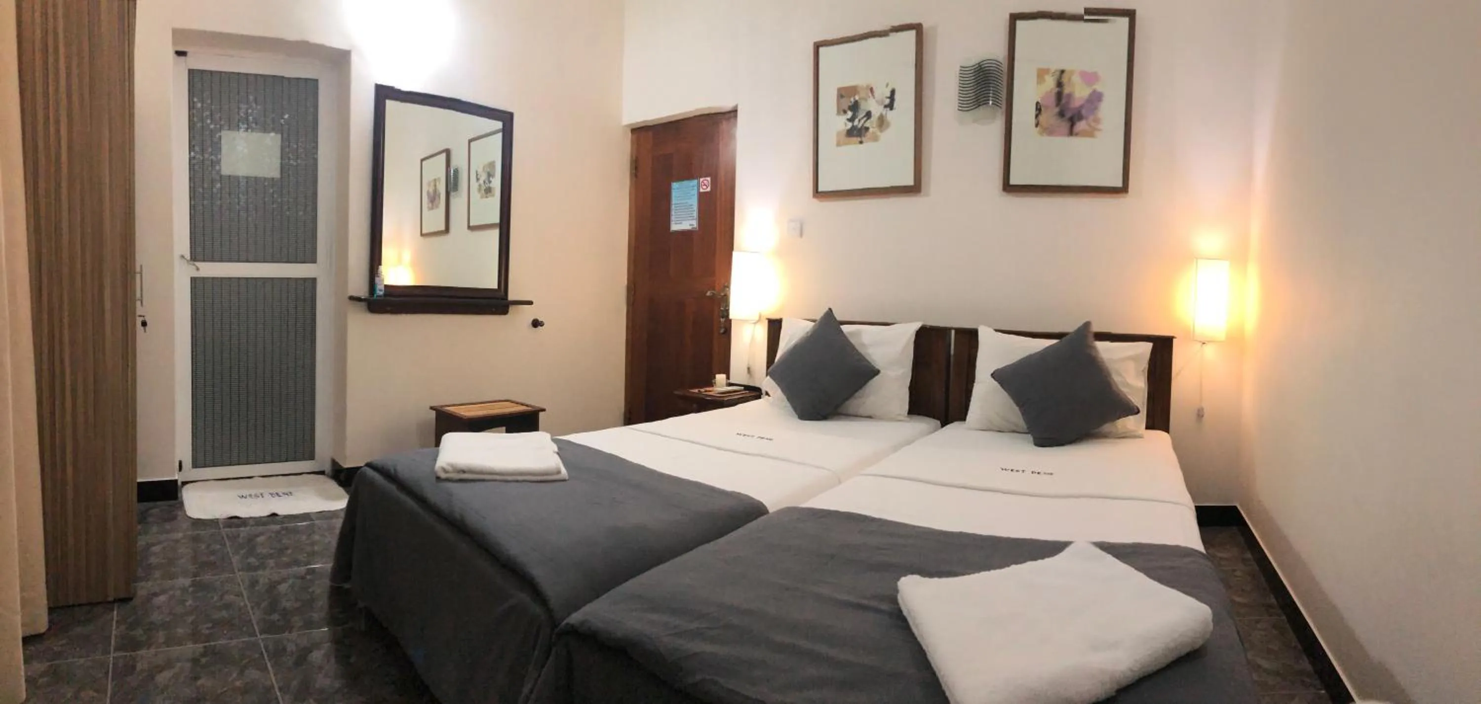 Photo of the whole room in West Dene