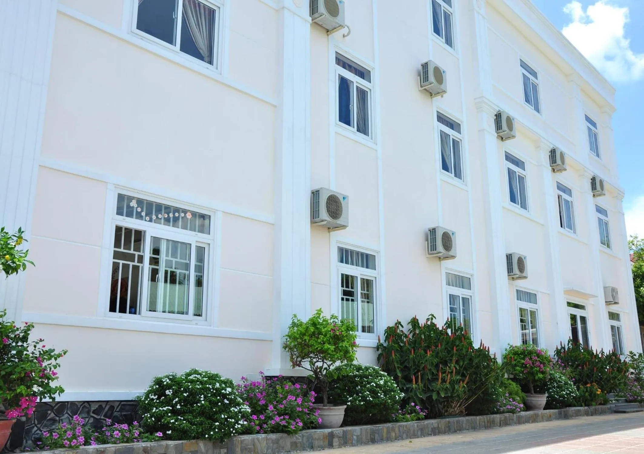 Property building in Tan Duy Hotel