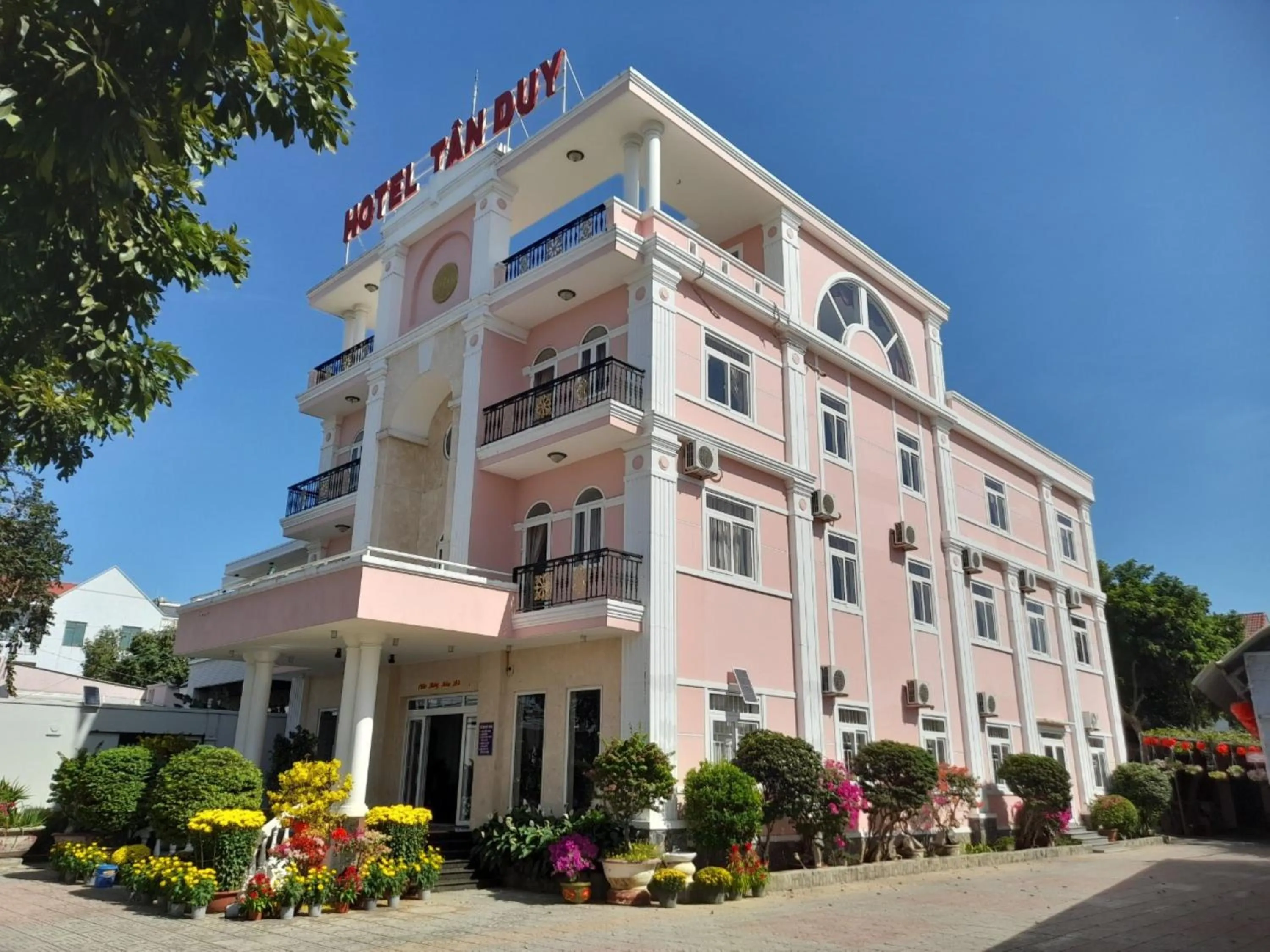 Property building in Tan Duy Hotel