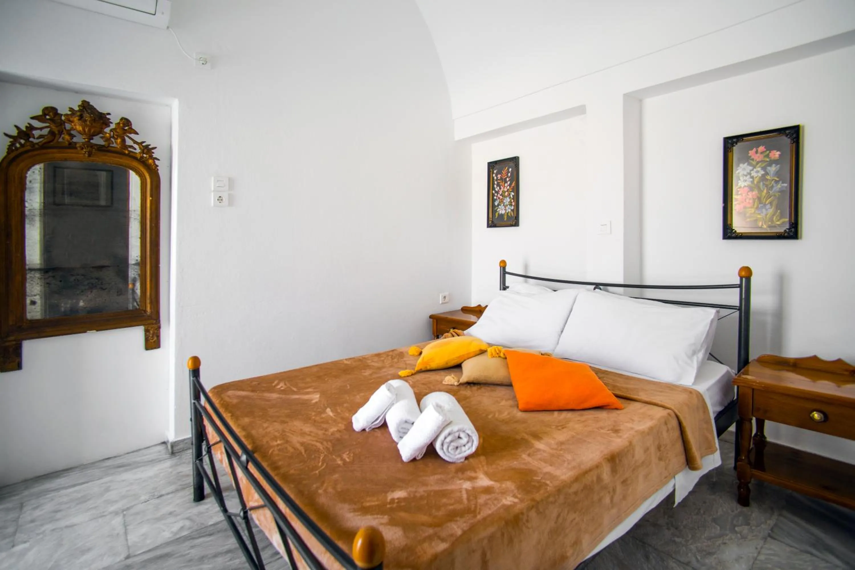 Bed in Smarula Villa