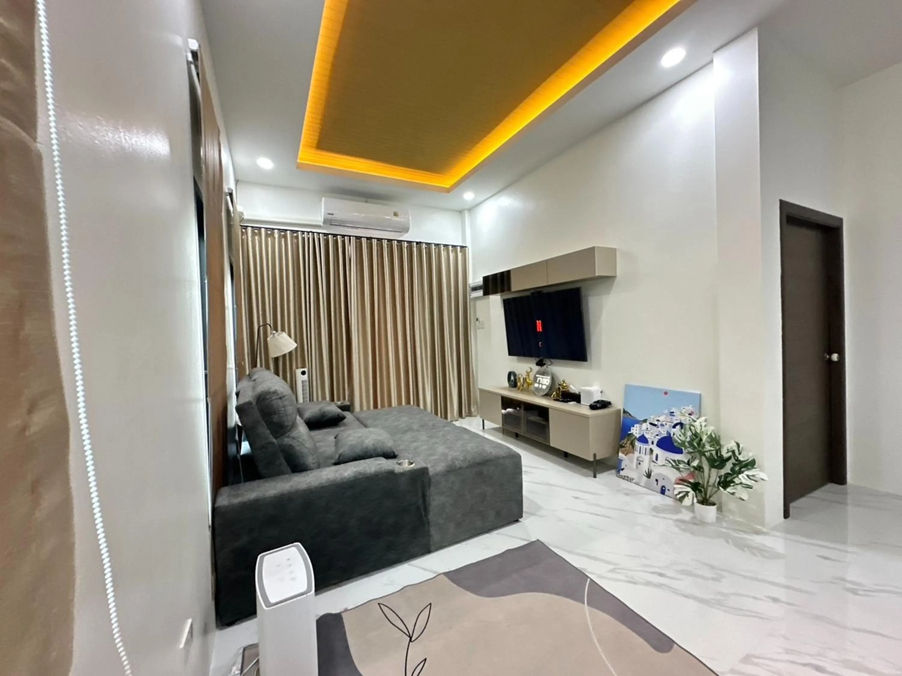 TV and multimedia in Golden Palm Resort