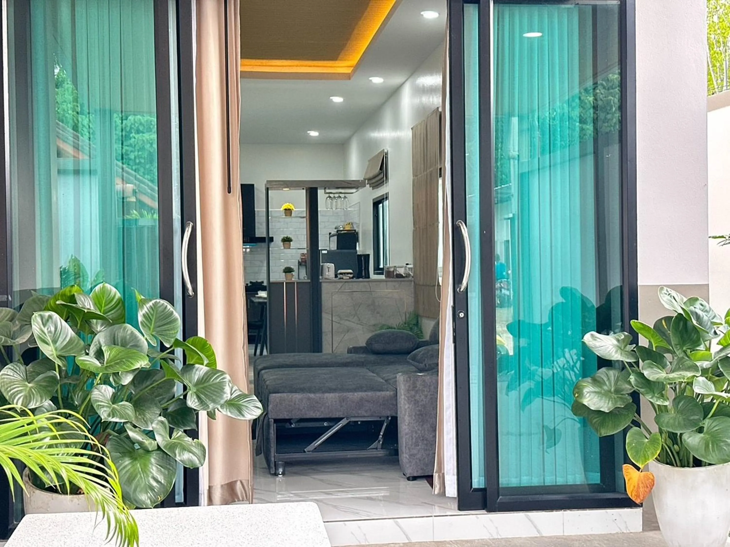 Seating area in Golden Palm Resort