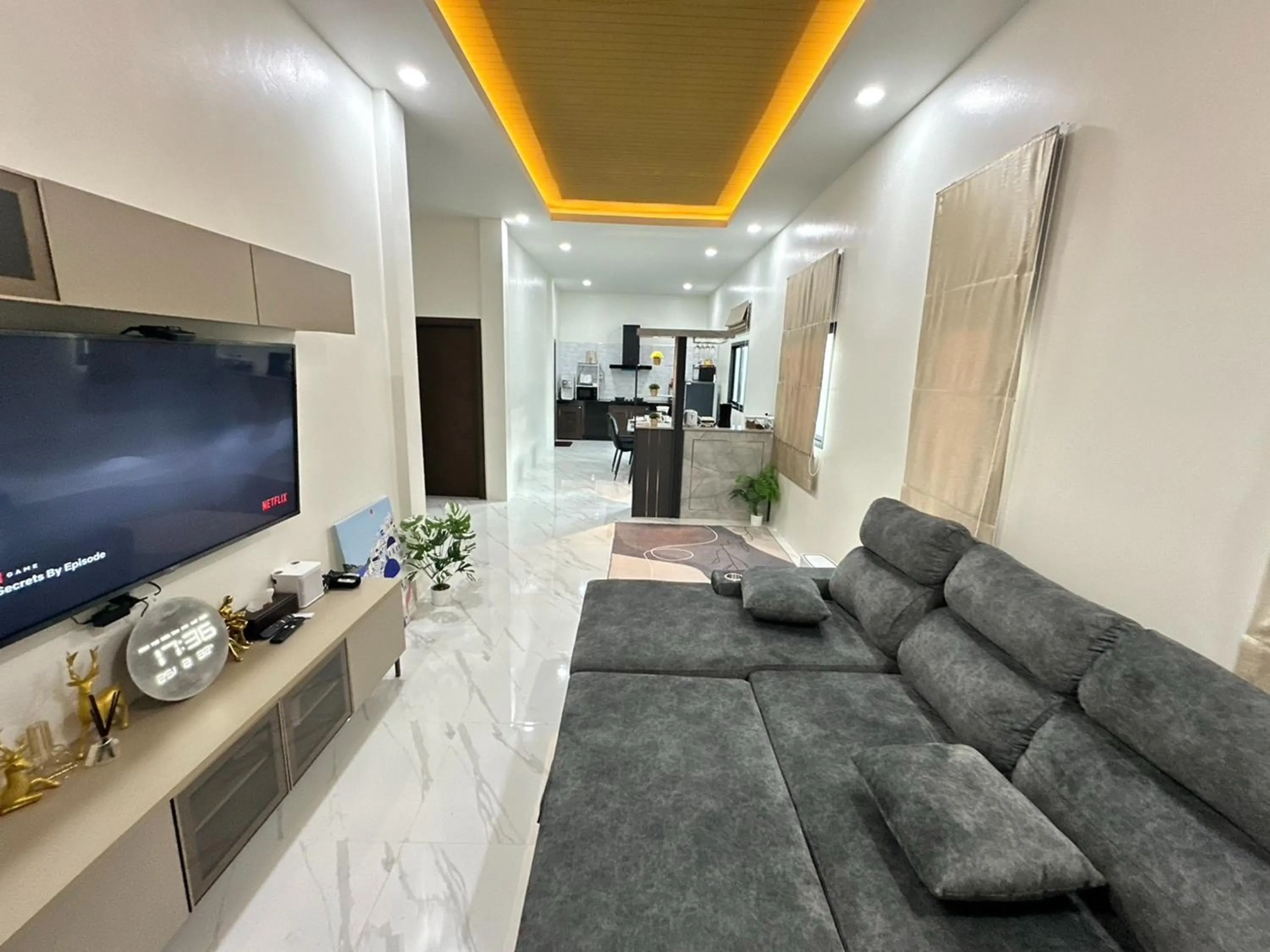 TV and multimedia in Golden Palm Resort