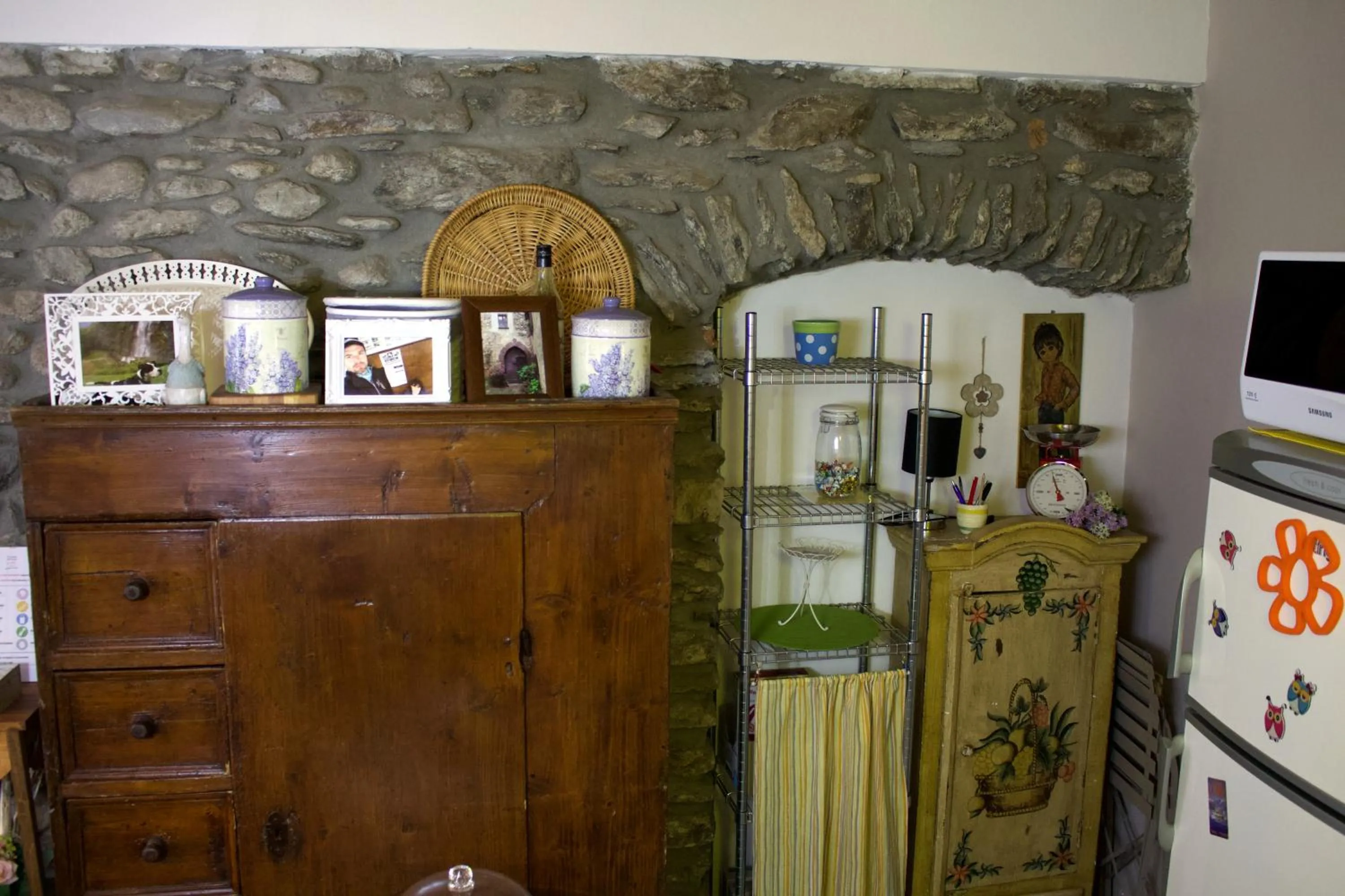 Communal kitchen in La Casa Sul Sasso