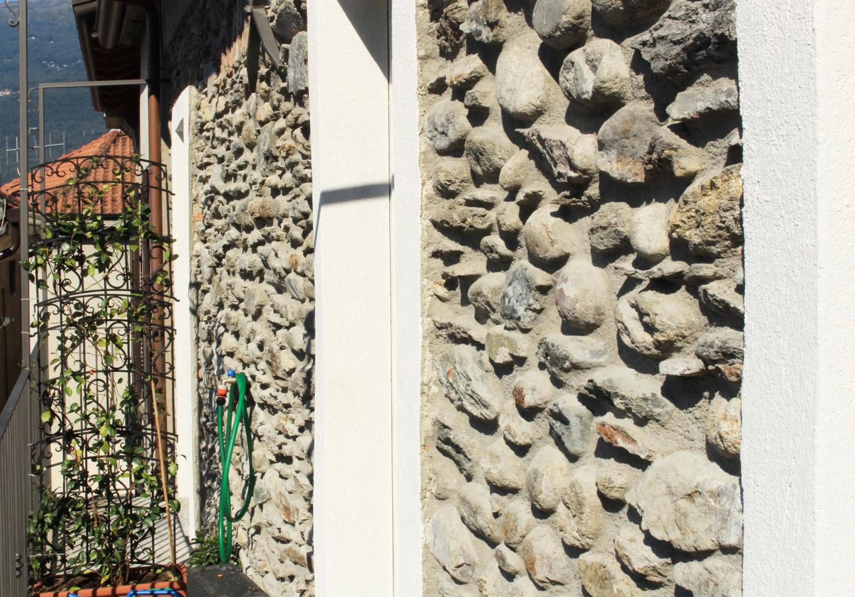 Property building in La Casa Sul Sasso