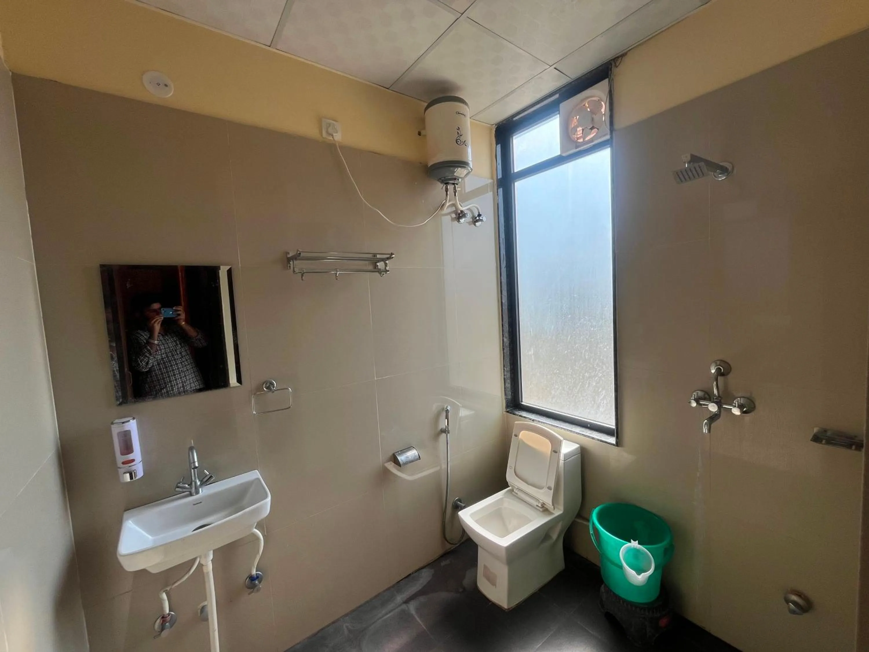 Bathroom in Hotel O Golden Manor Inn