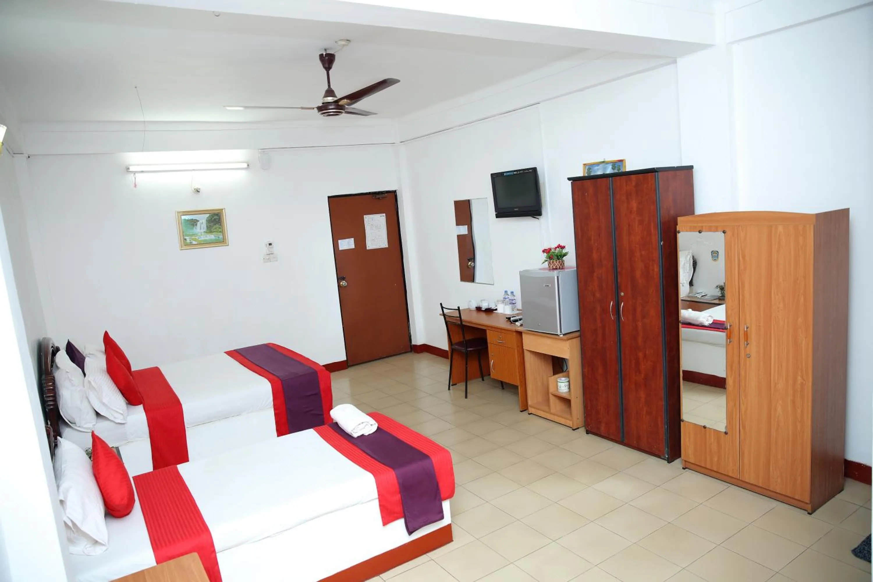 Photo of the whole room in Hotel Nelly Vavuniya