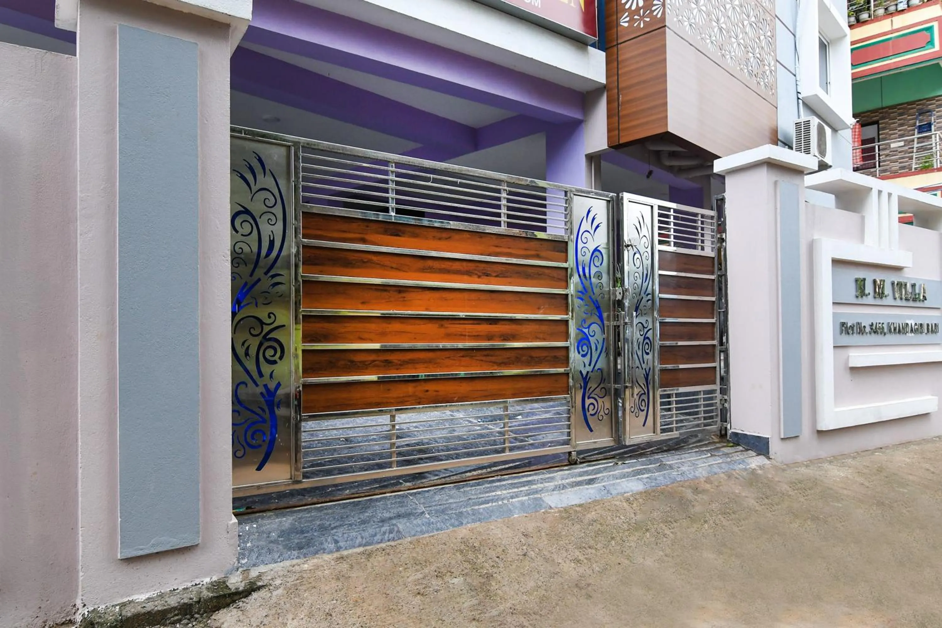 Facade/entrance in Hotel O Secret Heaven