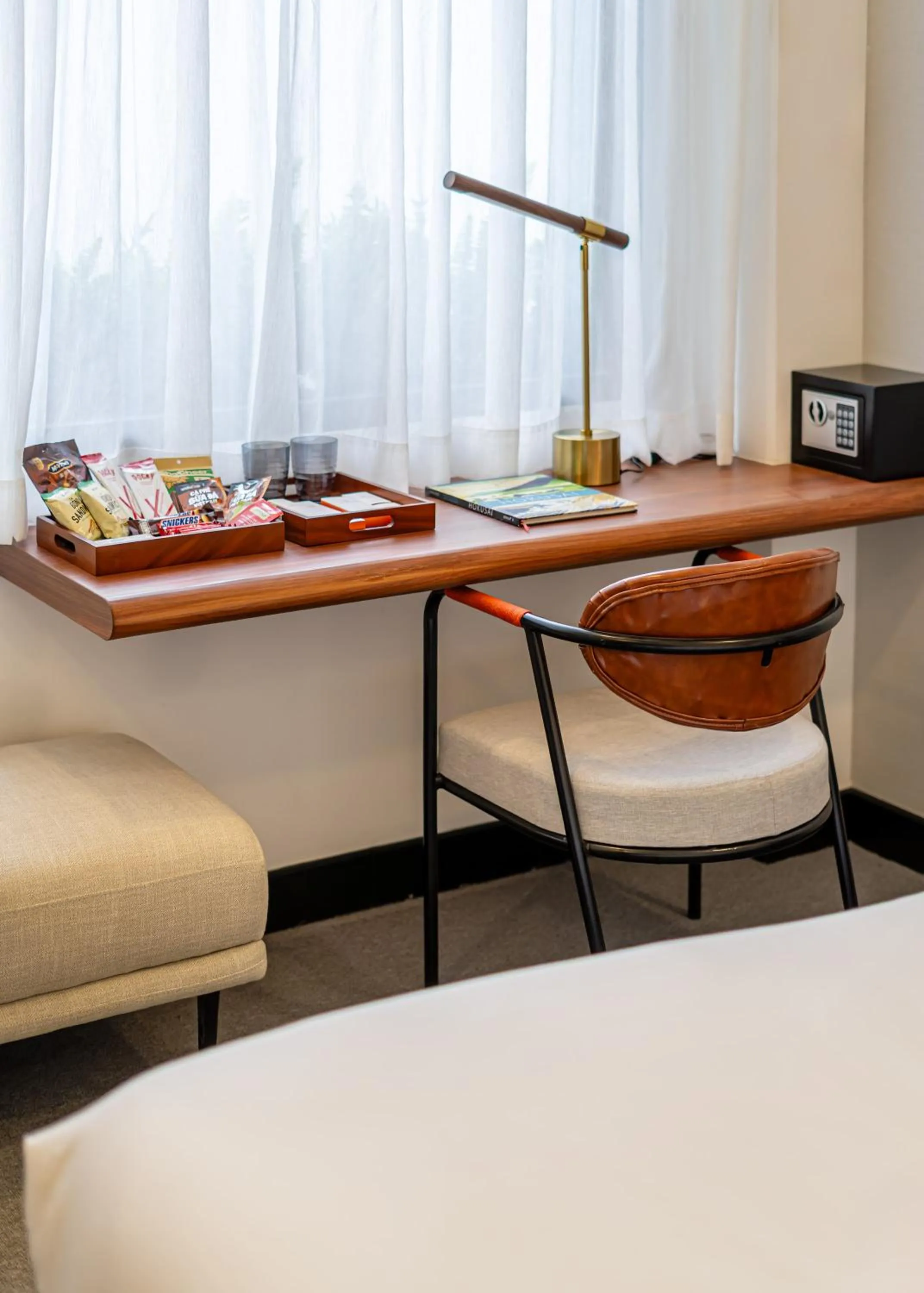 Metrolux City Contemporary Hotel