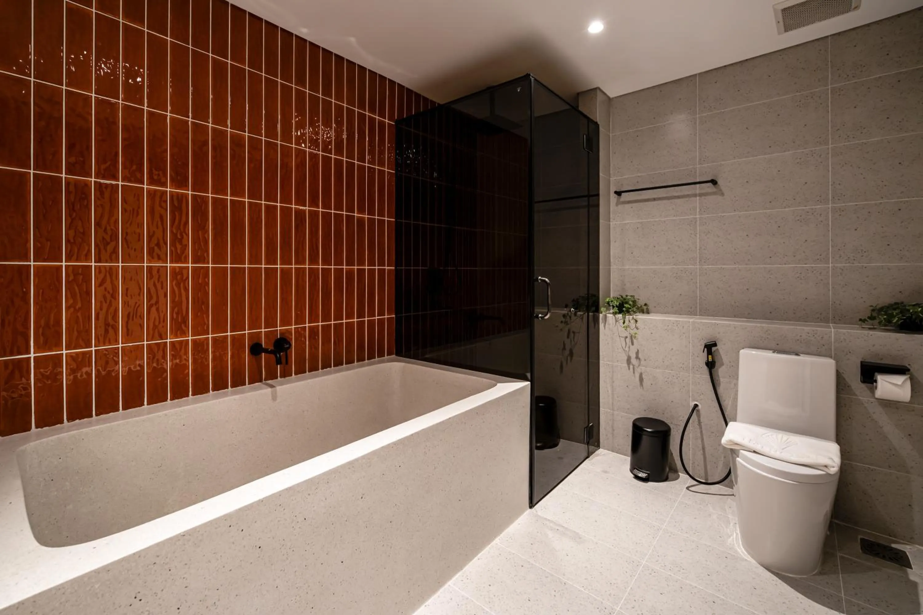 Shower in Metrolux City Contemporary Hotel