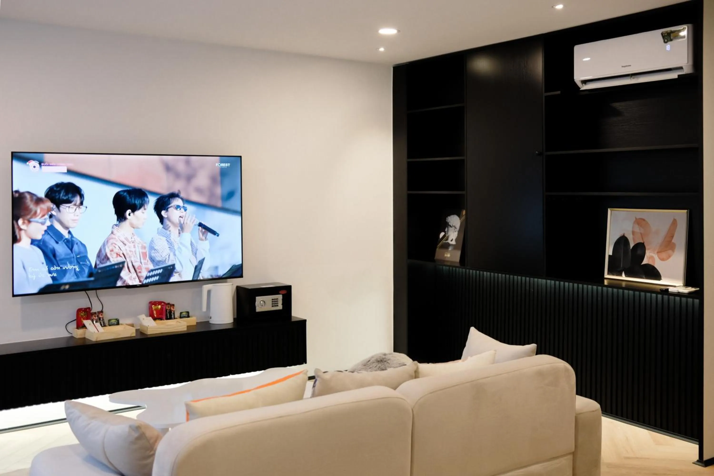 Metrolux City Contemporary Hotel