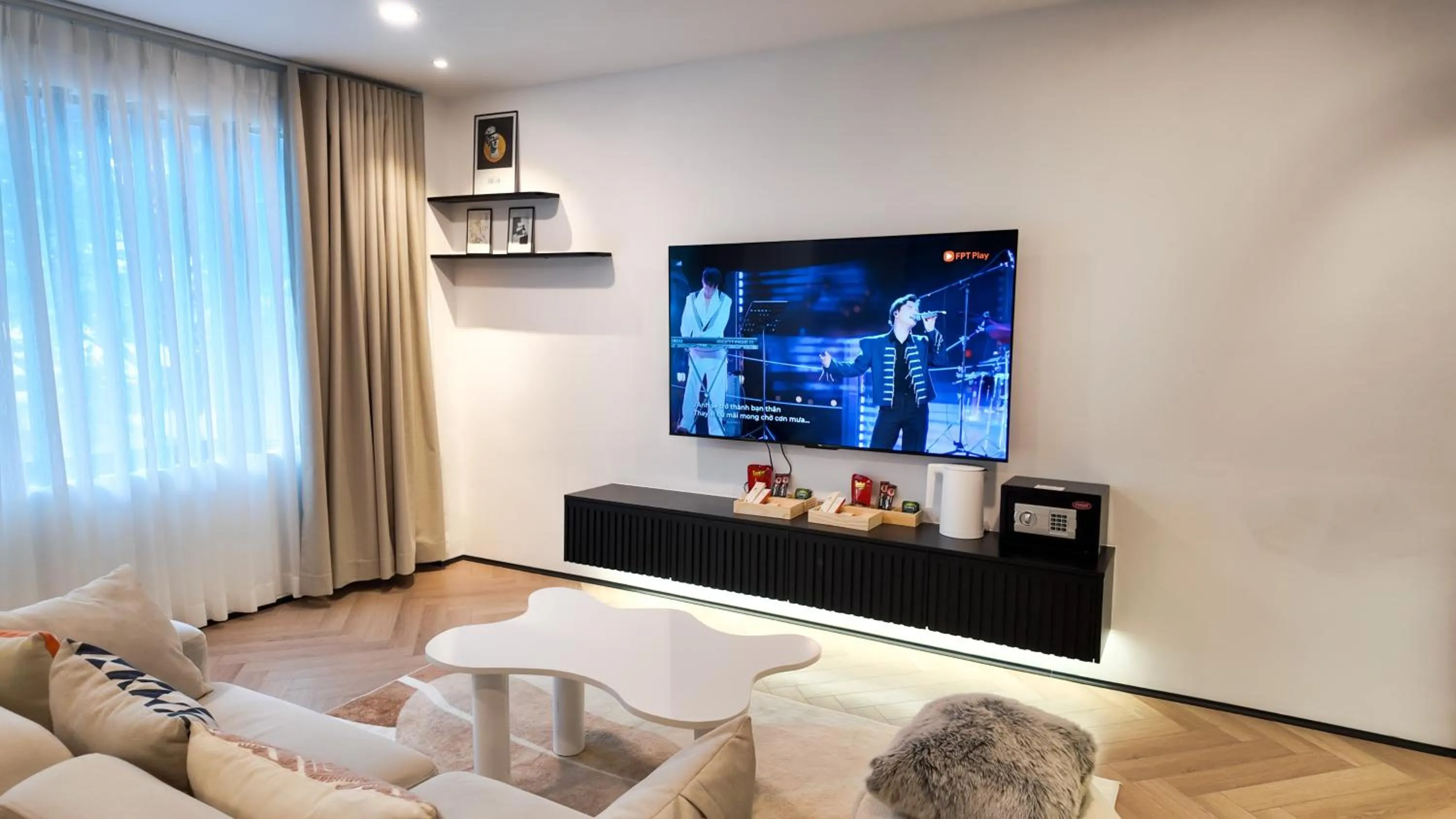 Metrolux City Contemporary Hotel