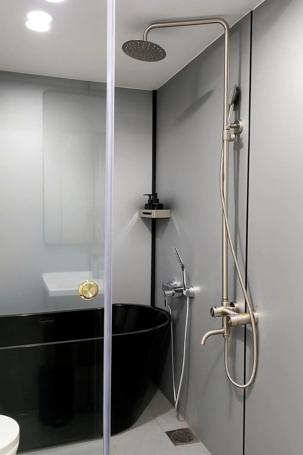 Bathroom in Metrolux City Contemporary Hotel