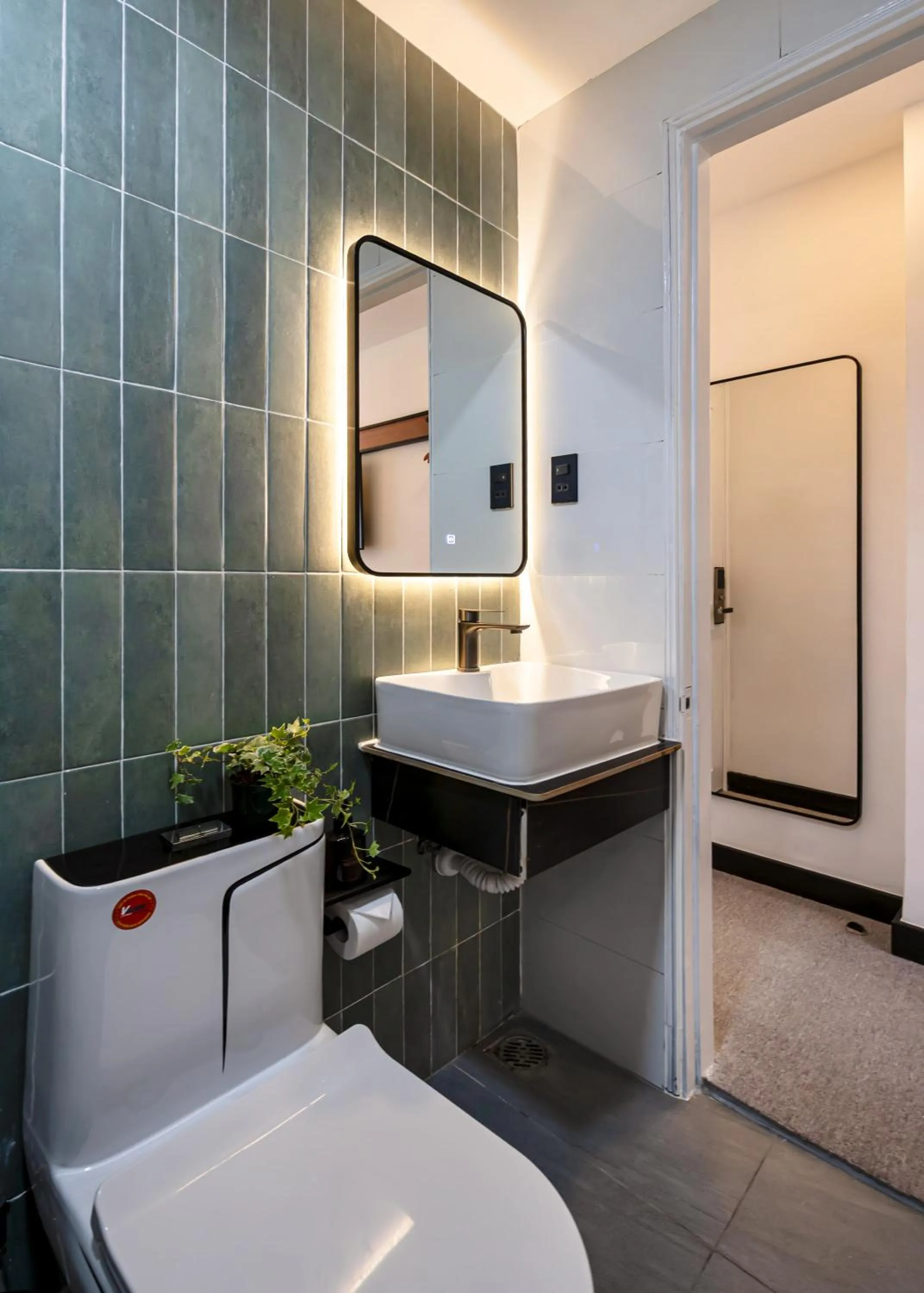 Metrolux City Contemporary Hotel