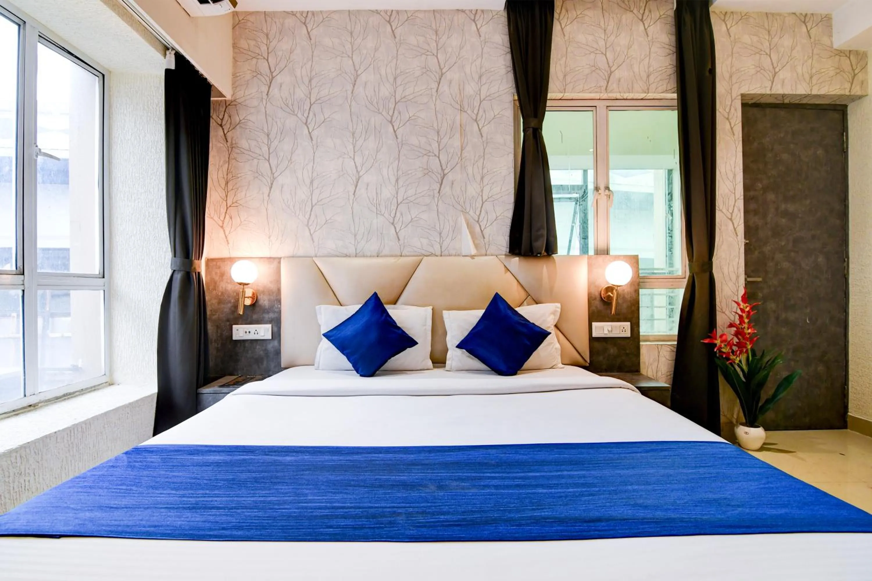 Bedroom, Bed in Hotel Brill View 500m From ITC Royal Kolkata