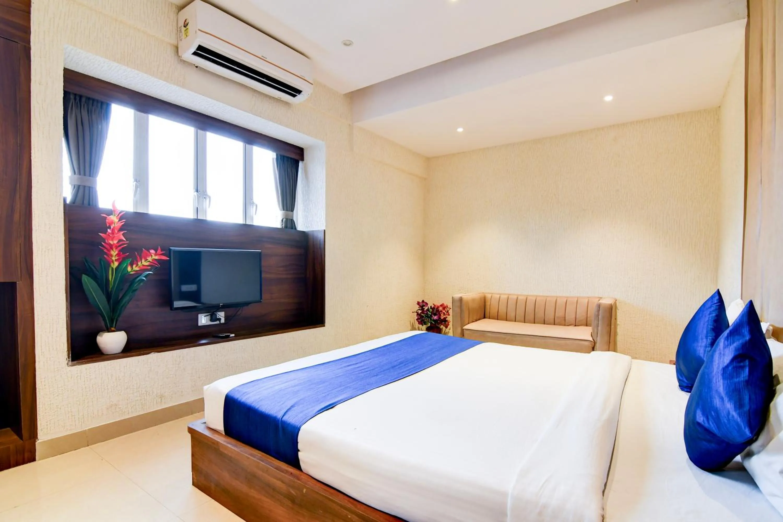 Bed in Hotel Brill View 500m From ITC Royal Kolkata