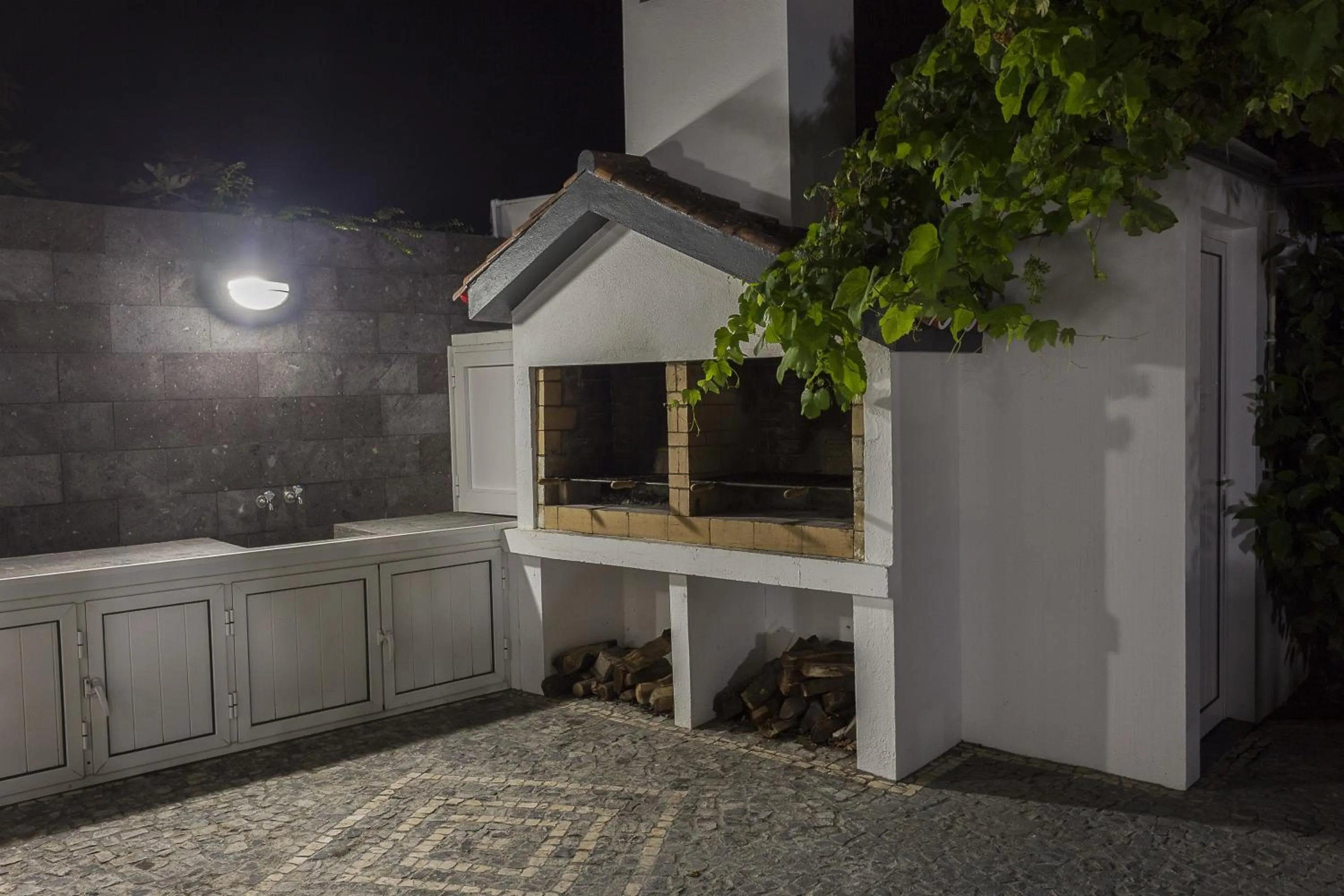 BBQ facilities in Quinta das Rosas Villas