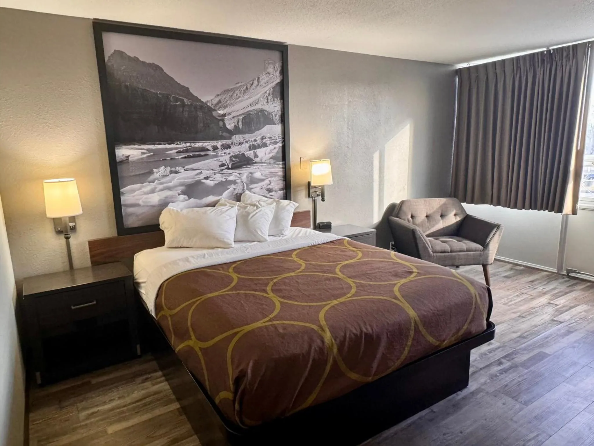 Bed in Super 8 by Wyndham Great Falls City Center