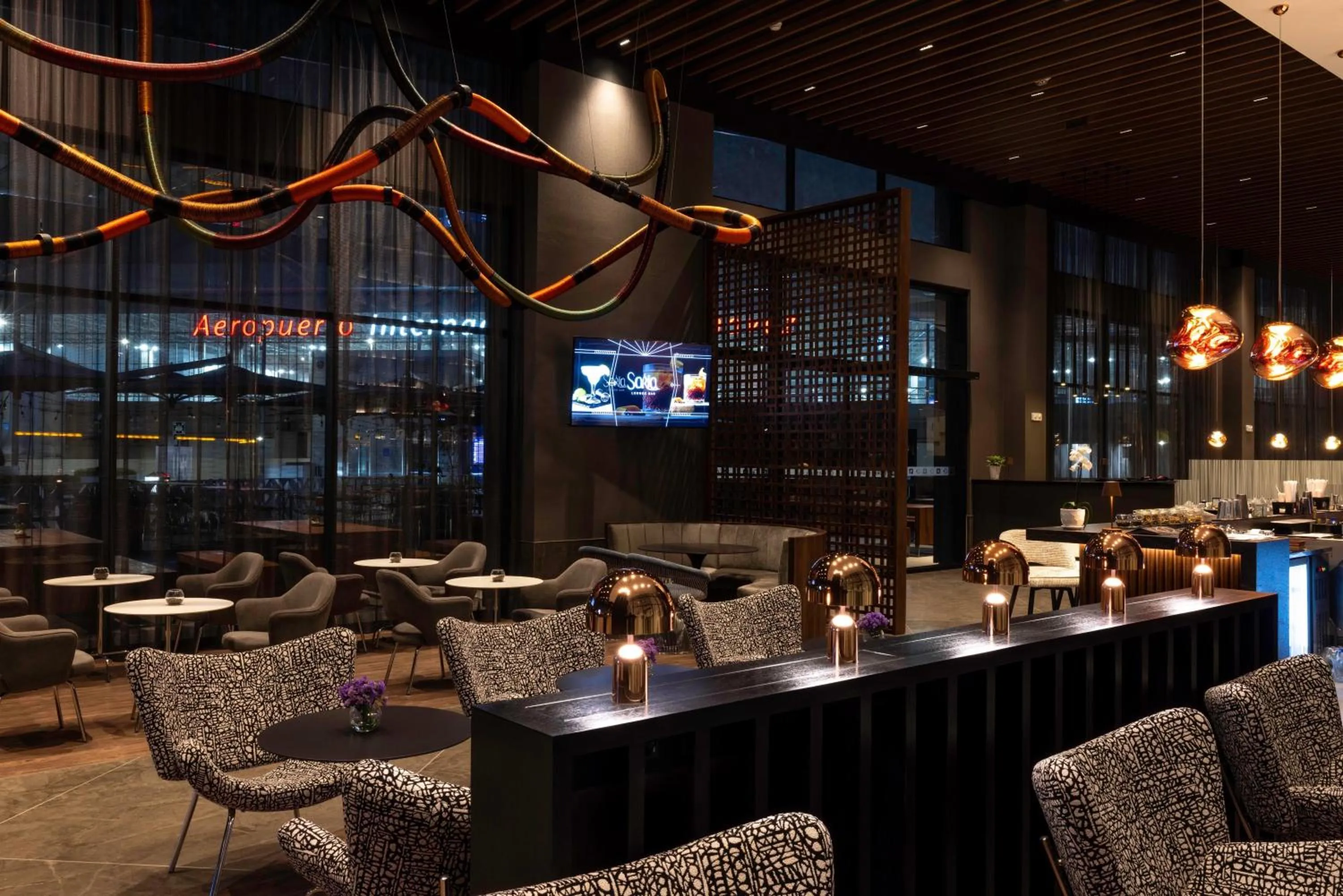 Lounge or bar in Wyndham Grand Costa Del Sol Lima Airport