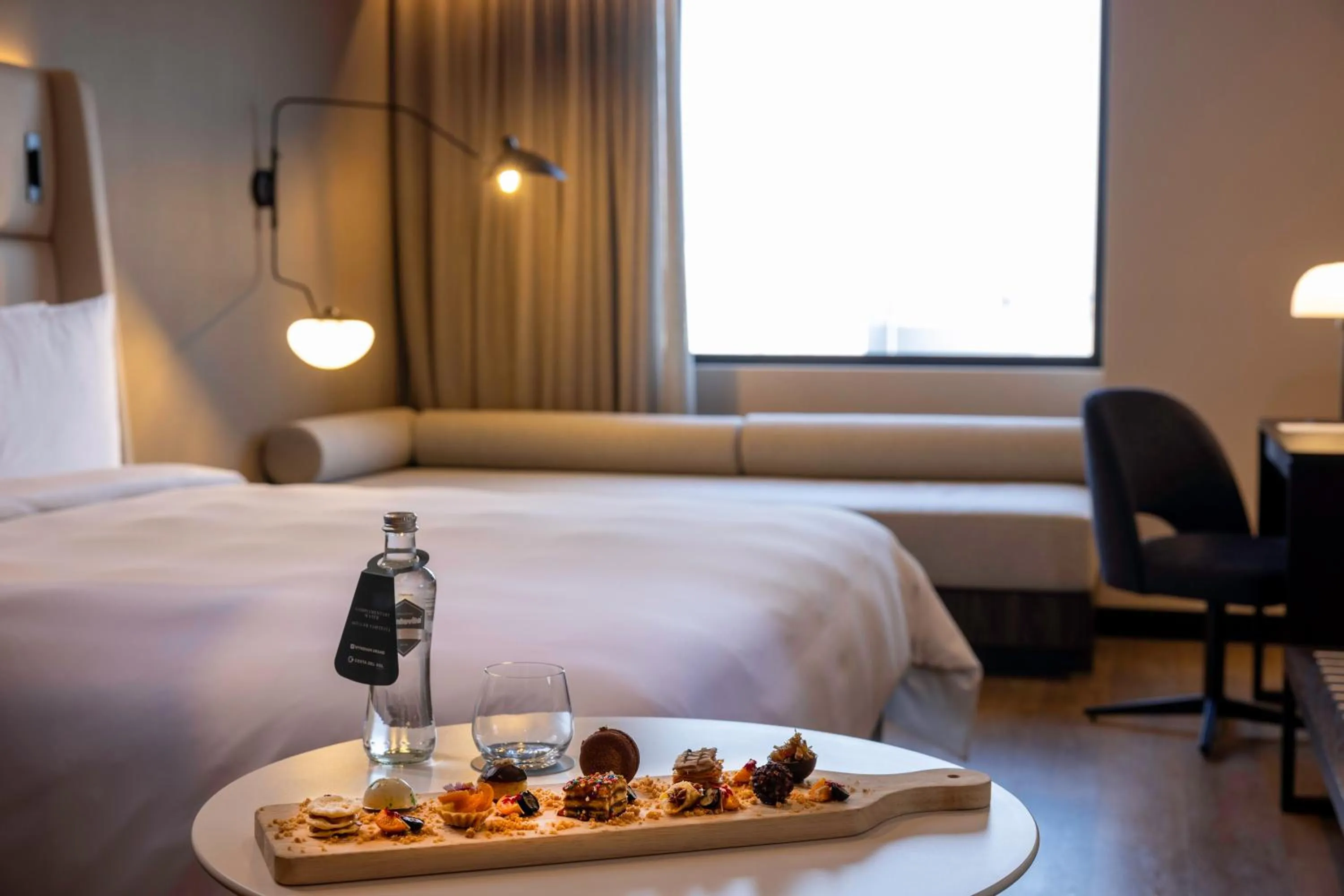 Bed in Wyndham Grand Costa Del Sol Lima Airport