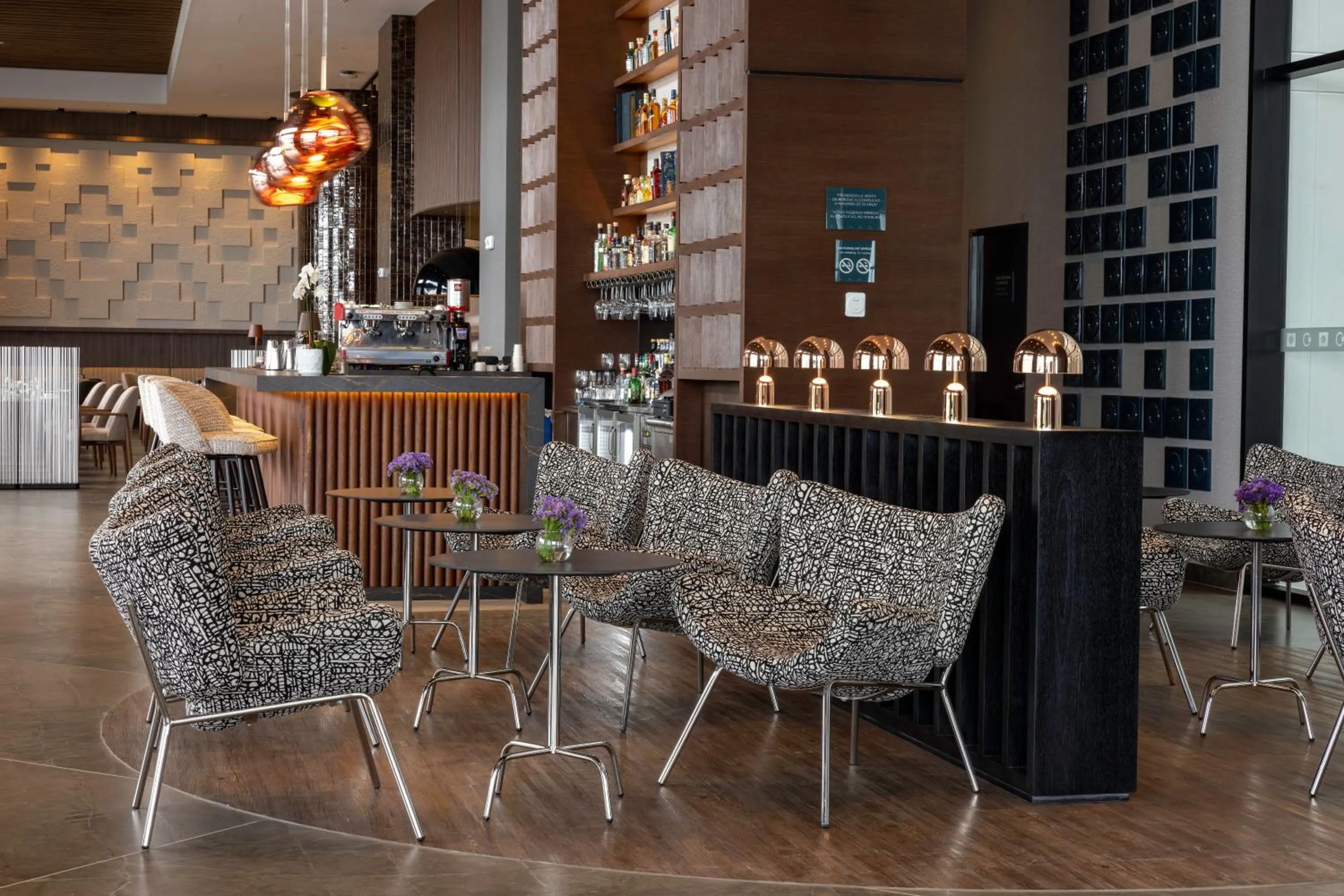 Lounge or bar in Wyndham Grand Costa Del Sol Lima Airport