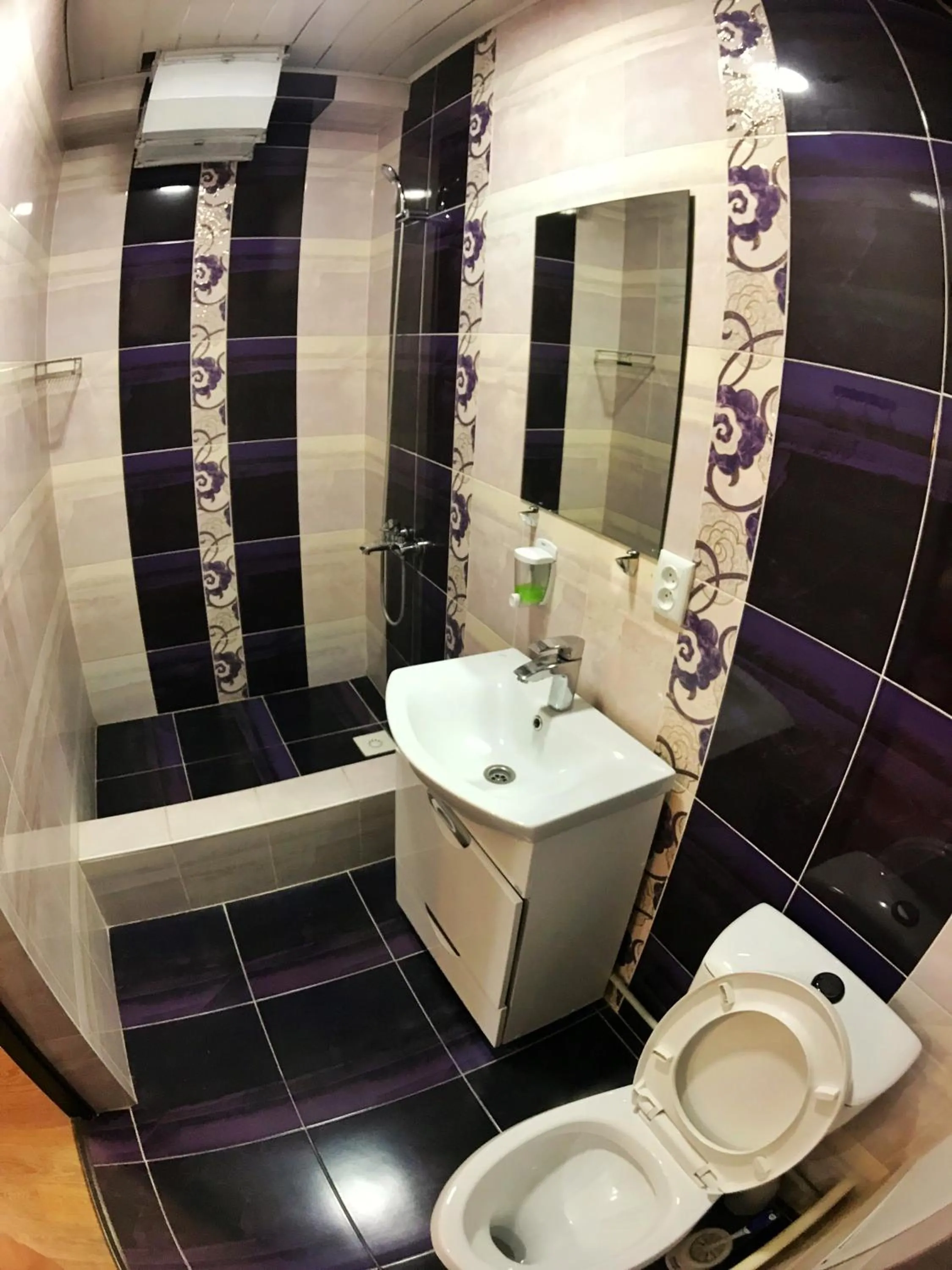 Shower in Apple Hostel Bishkek