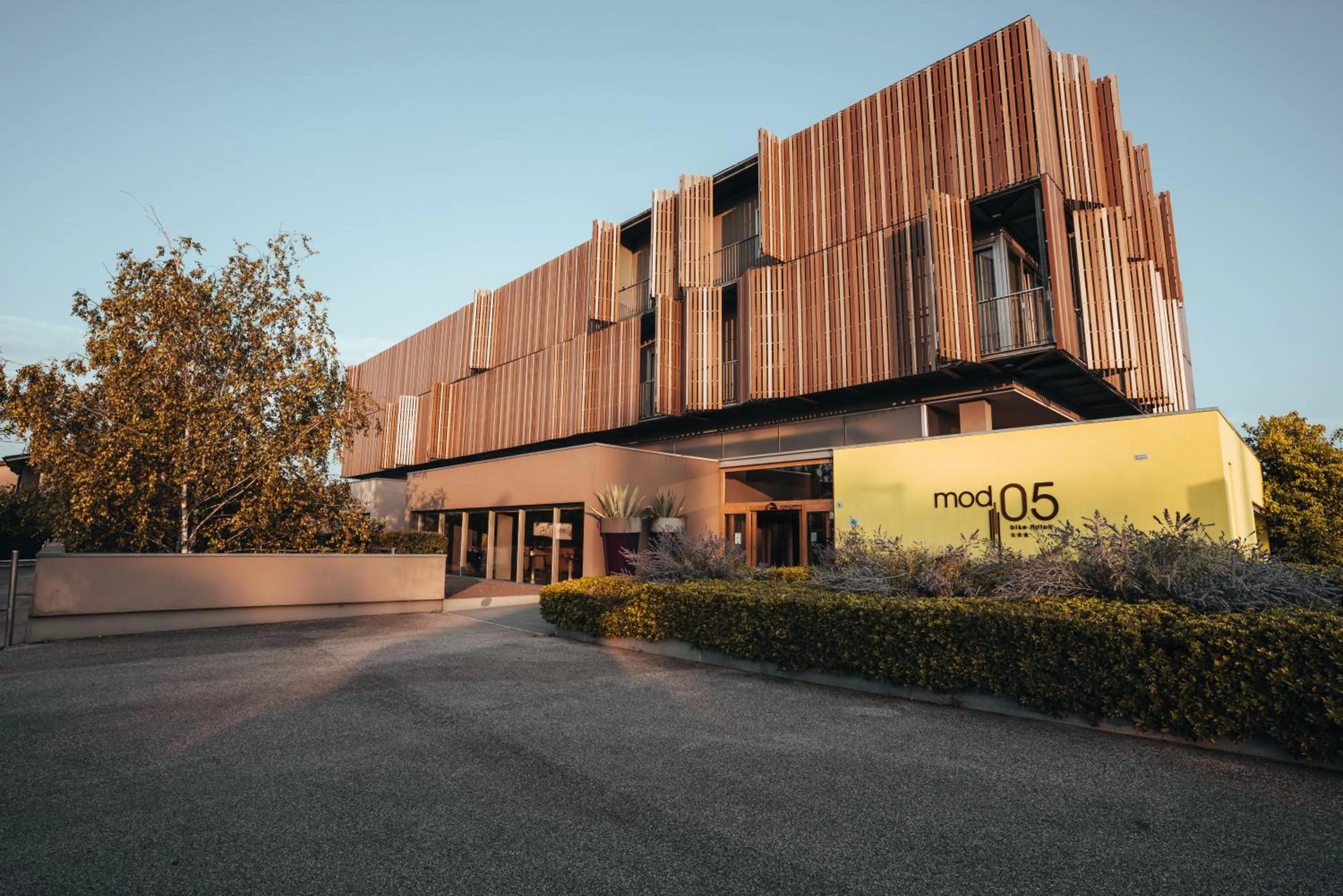 Facade/entrance in Mod 05 Bike Hotel