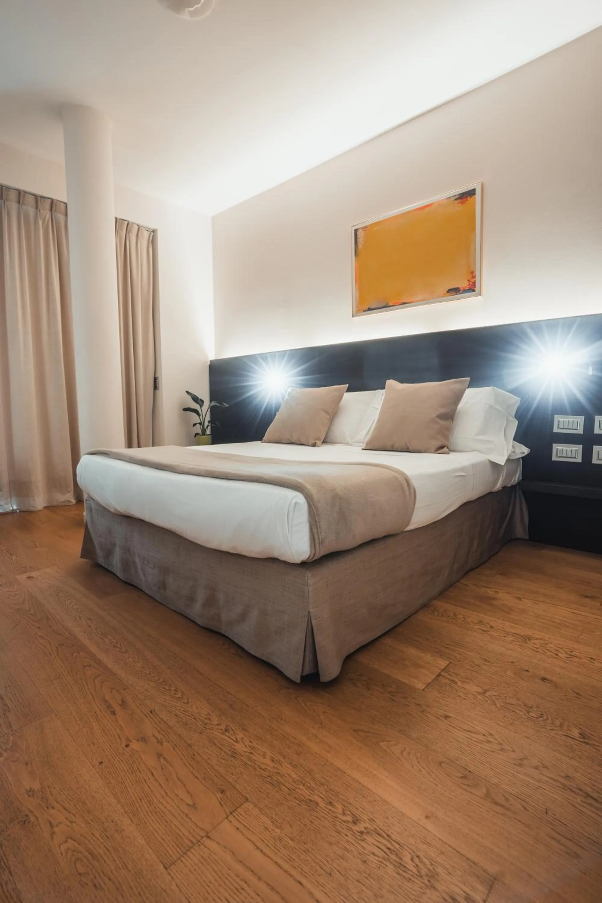 Photo of the whole room, Bed in Mod 05 Bike Hotel