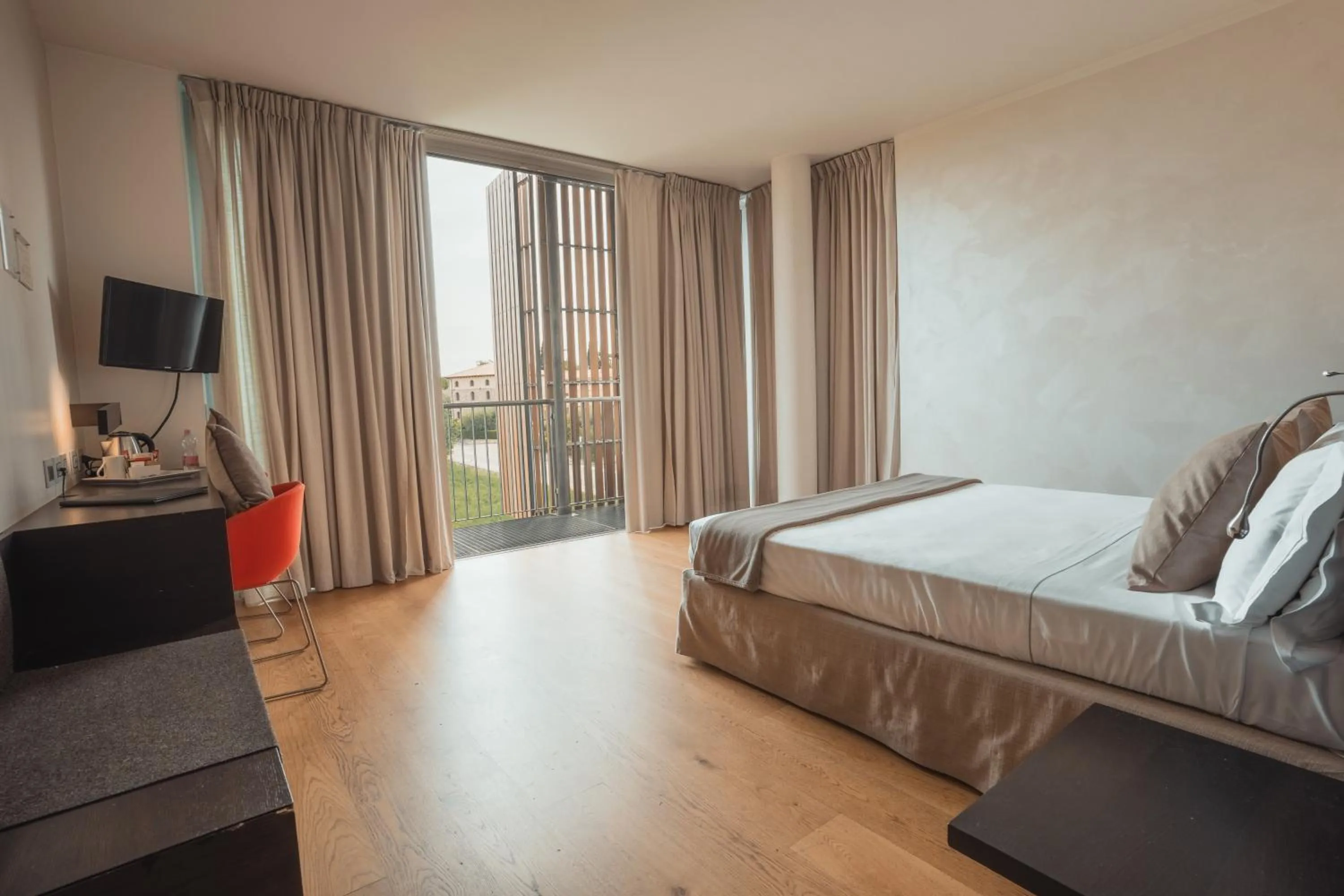 Photo of the whole room, Bed in Mod 05 Bike Hotel