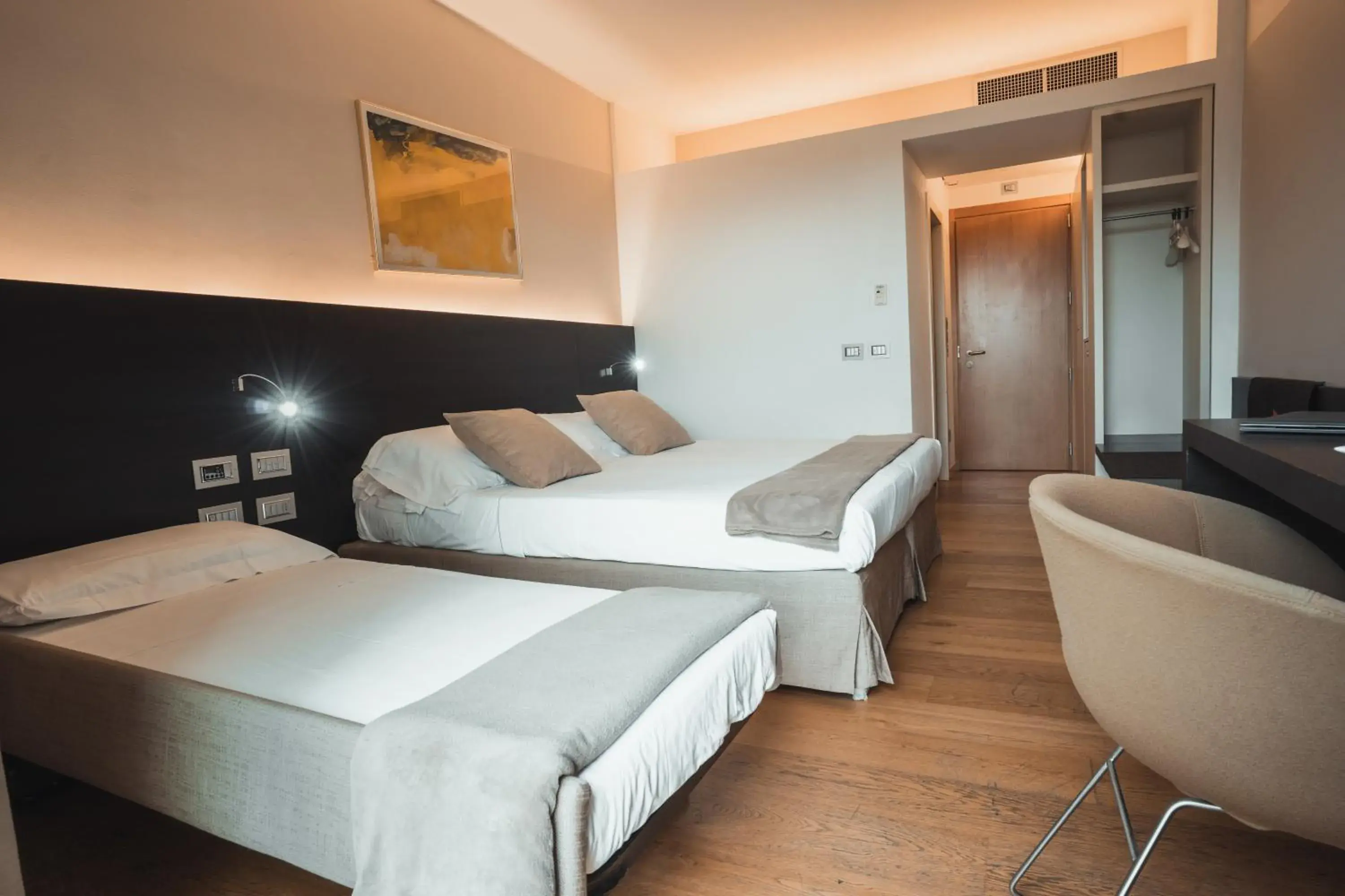 Triple Room in Mod 05 Bike Hotel Triple Room in Mod 05 Bike Hotel