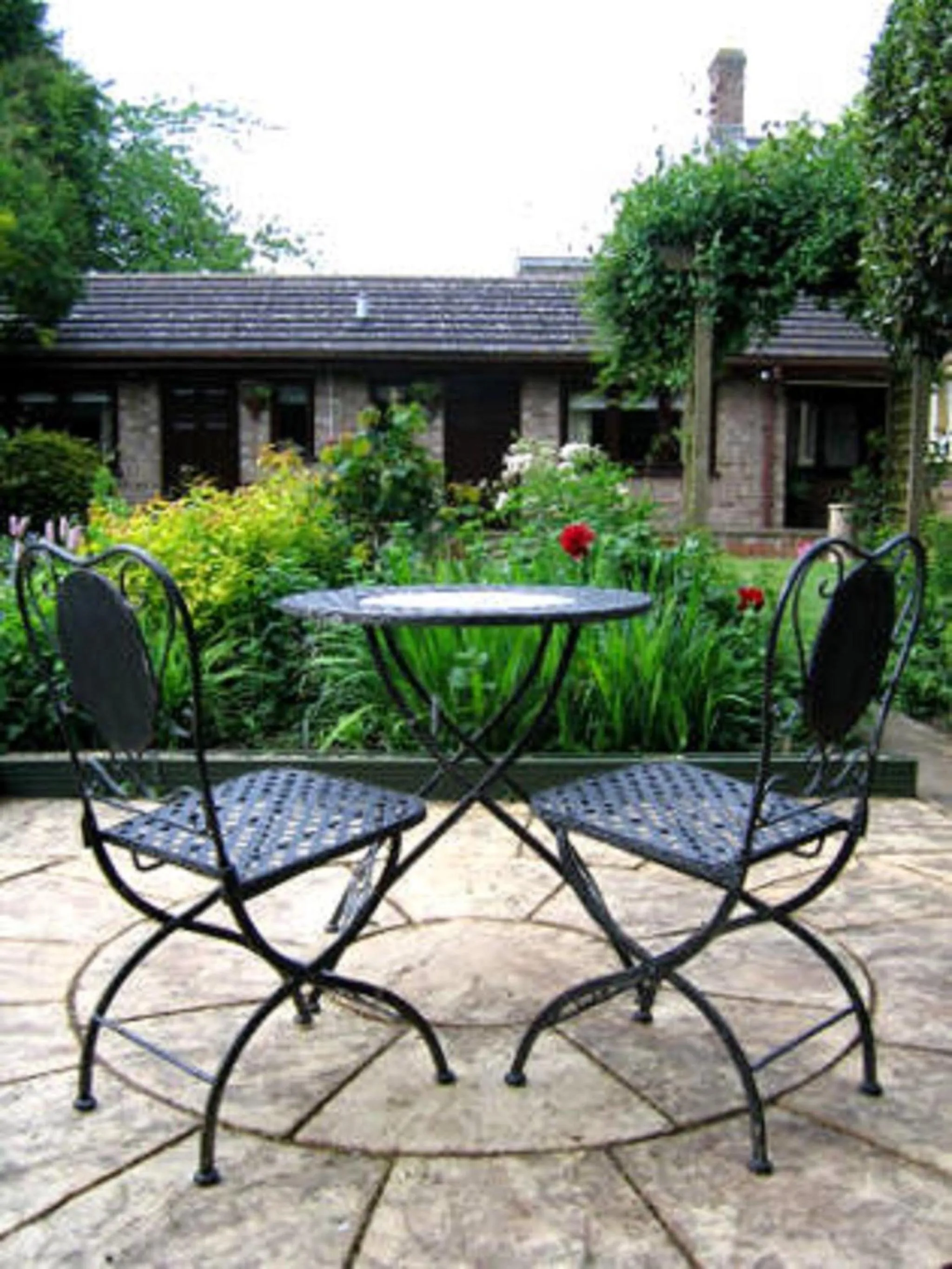 Garden in Fairlight Lodge