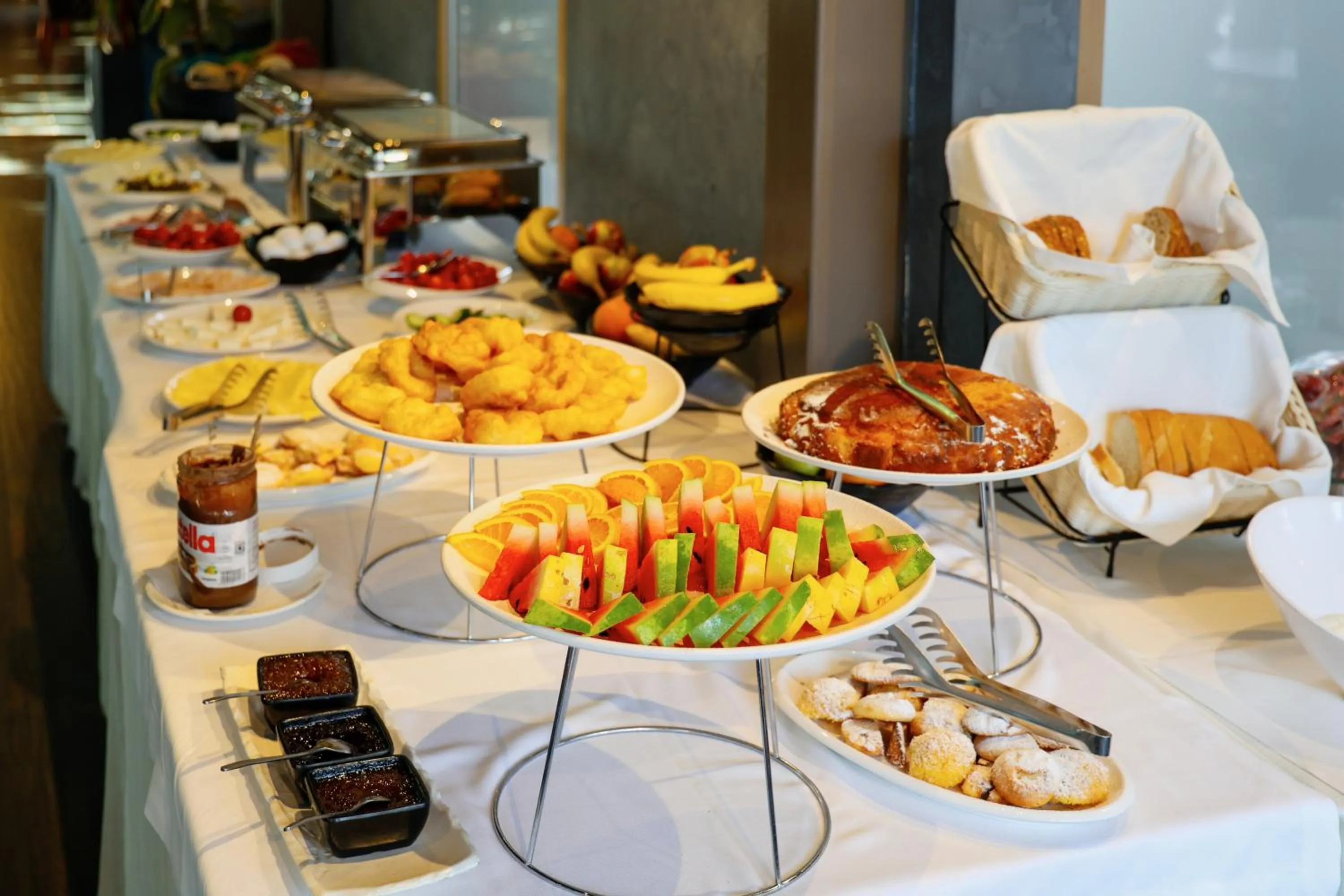 Restaurant/places to eat in Bazaar Hotel