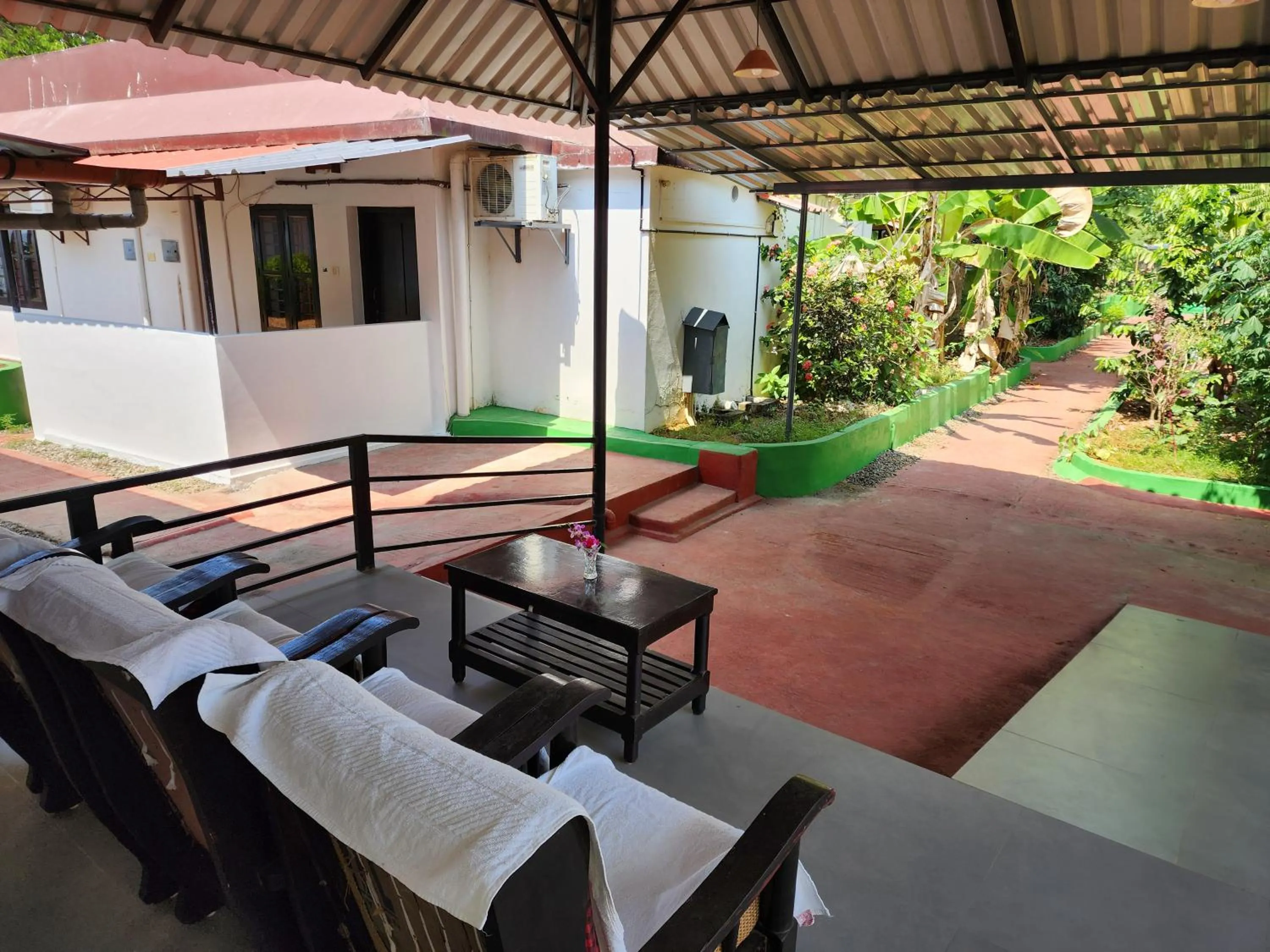 Patio in ILLIKKALAM Lakeside Cottages Kumarakom Kerala