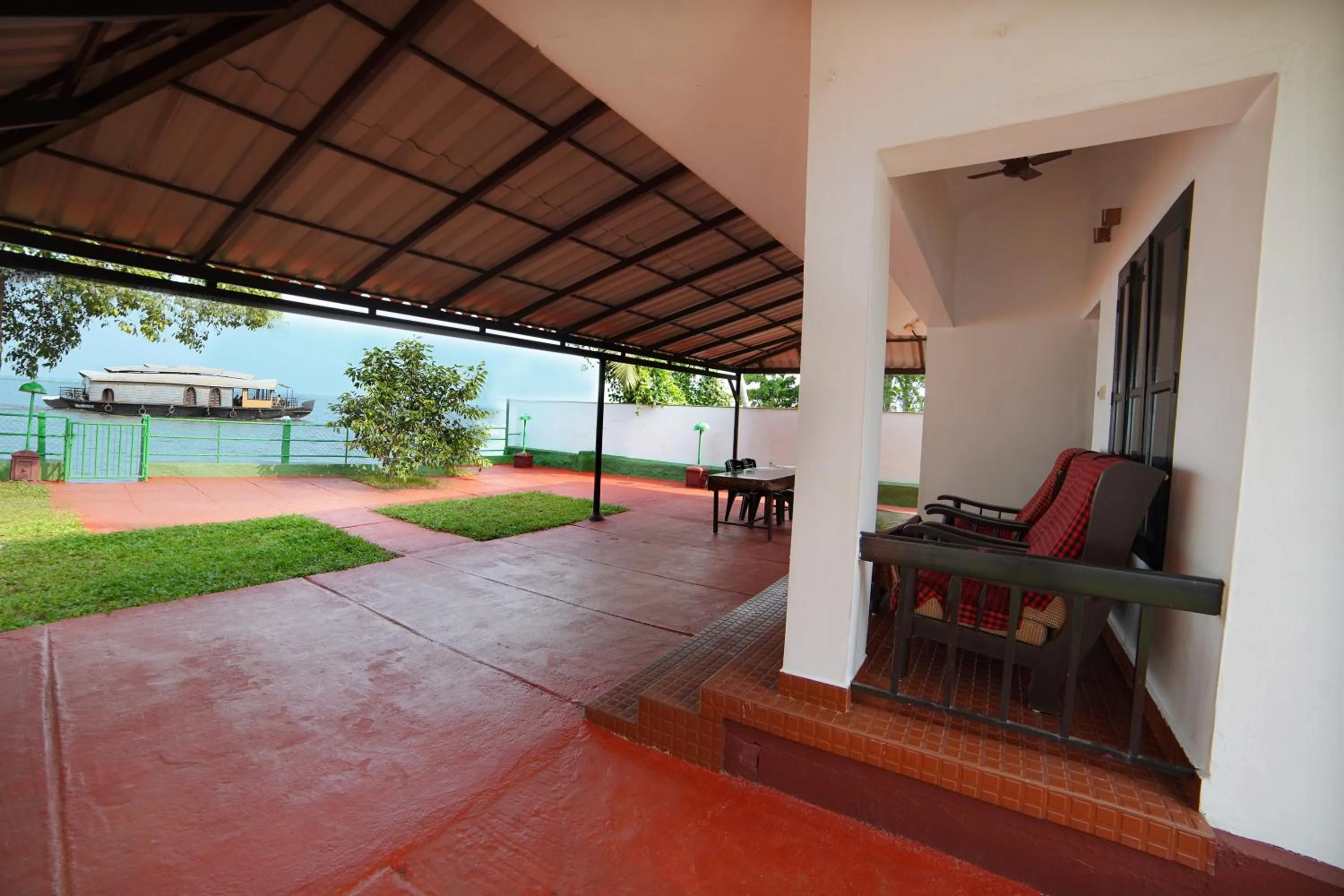 Patio in ILLIKKALAM Lakeside Cottages Kumarakom Kerala