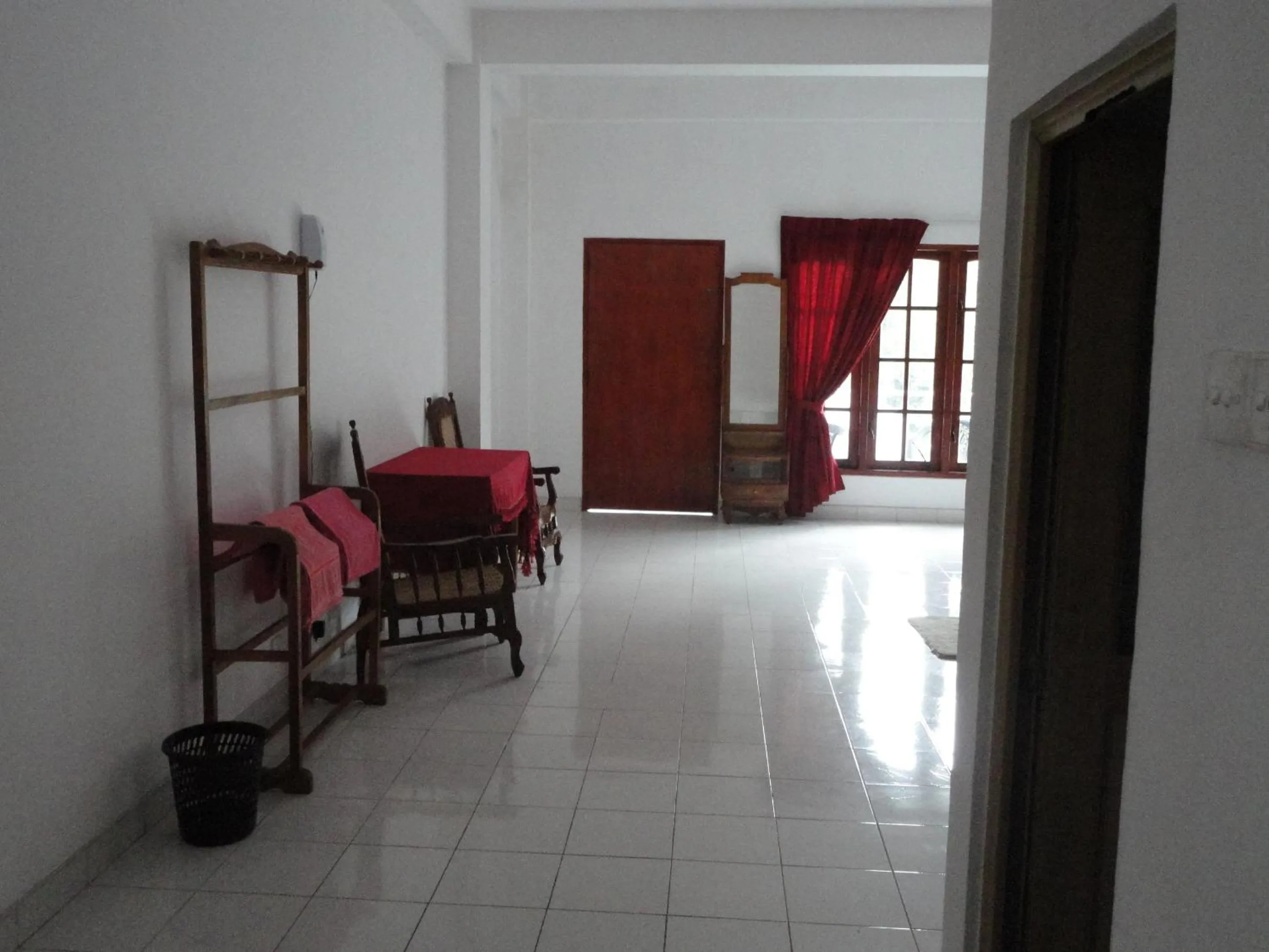 Lobby or reception, Bed in White Elephant Hotel