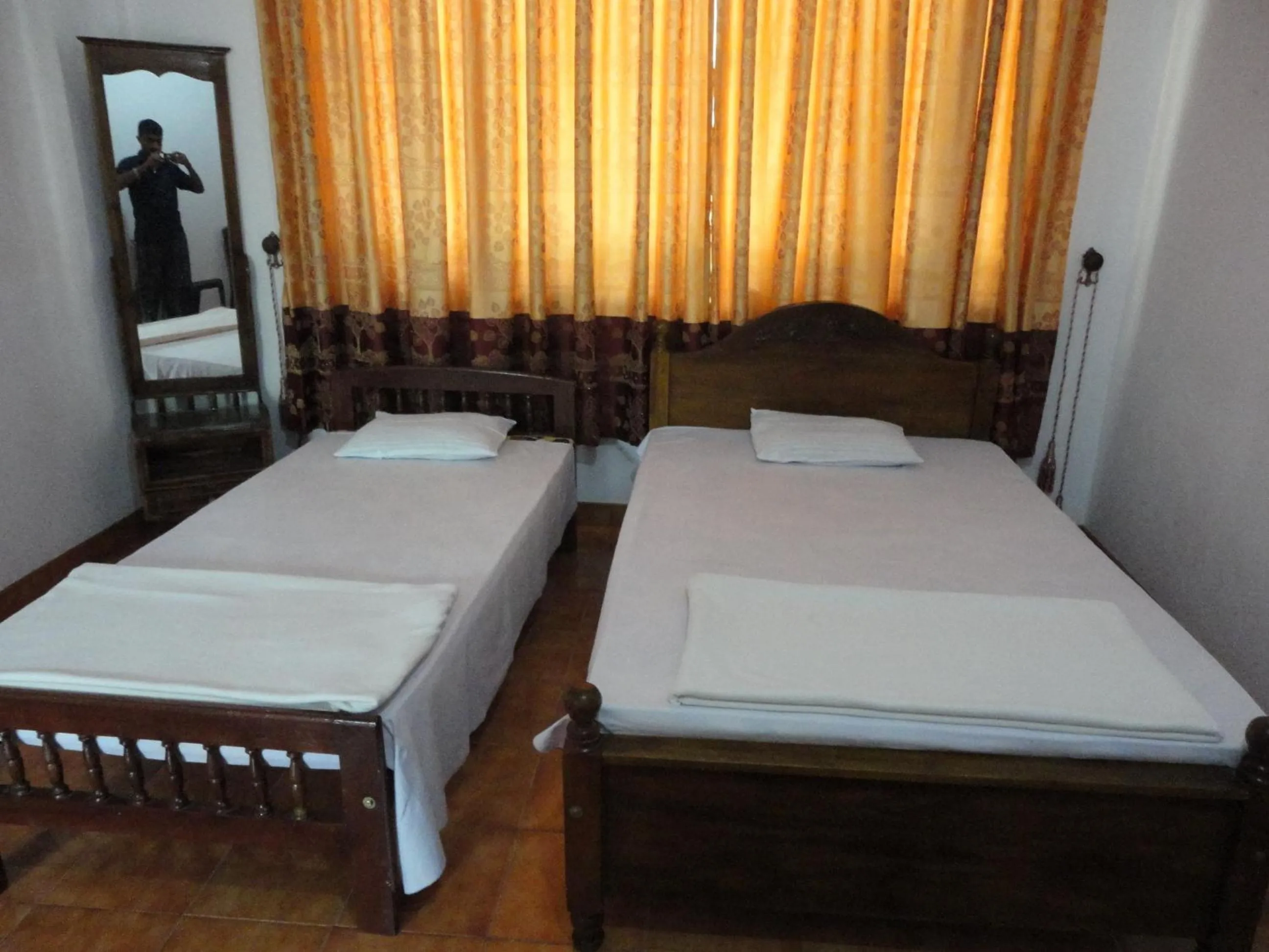 Bedroom, Bed in White Elephant Hotel