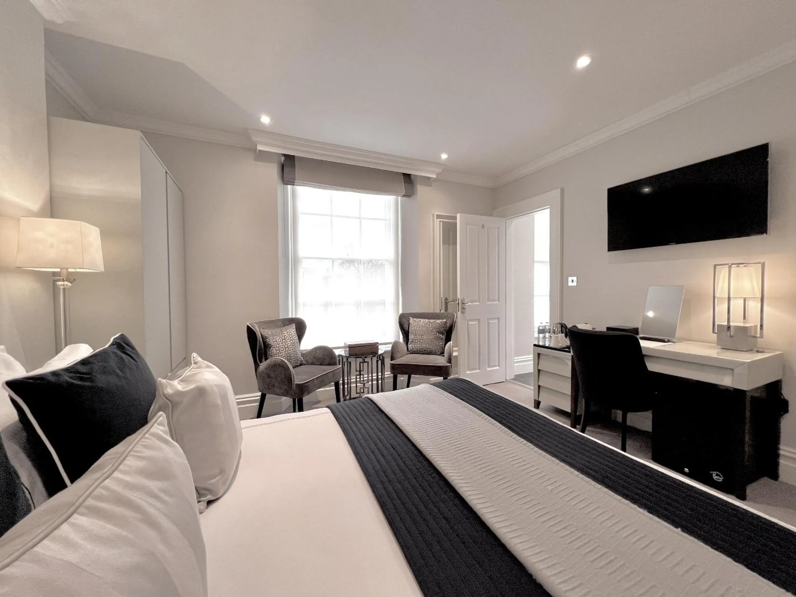 Bedroom, Bed in Tavistock House Hotel