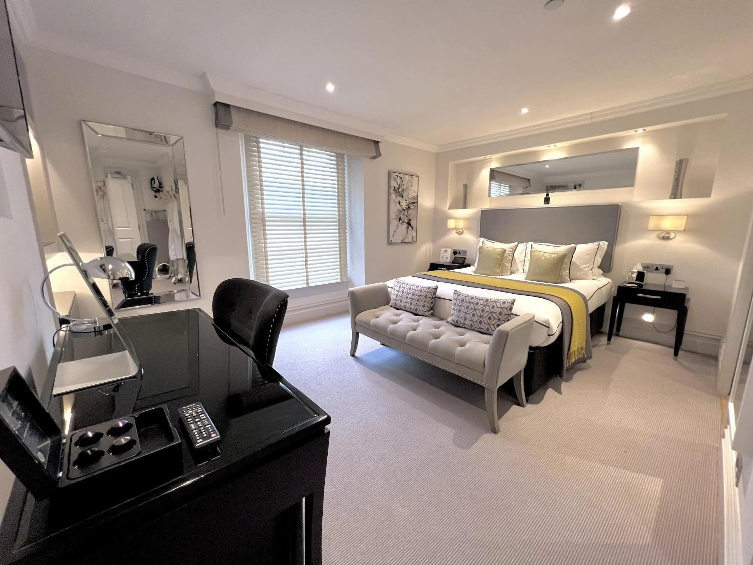 Bedroom, Bed in Tavistock House Hotel