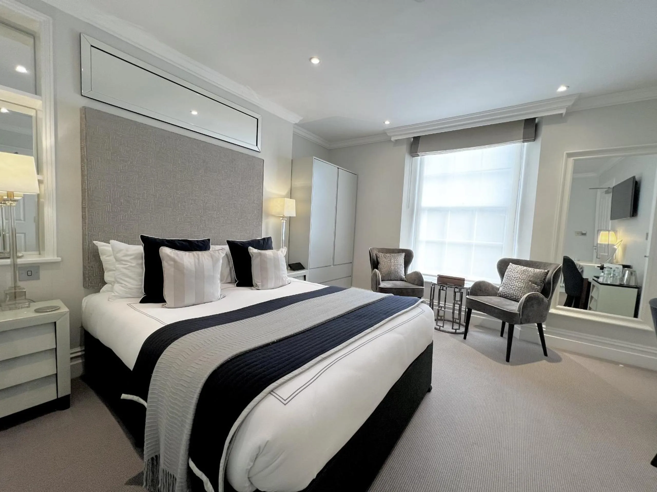 Bedroom, Bed in Tavistock House Hotel