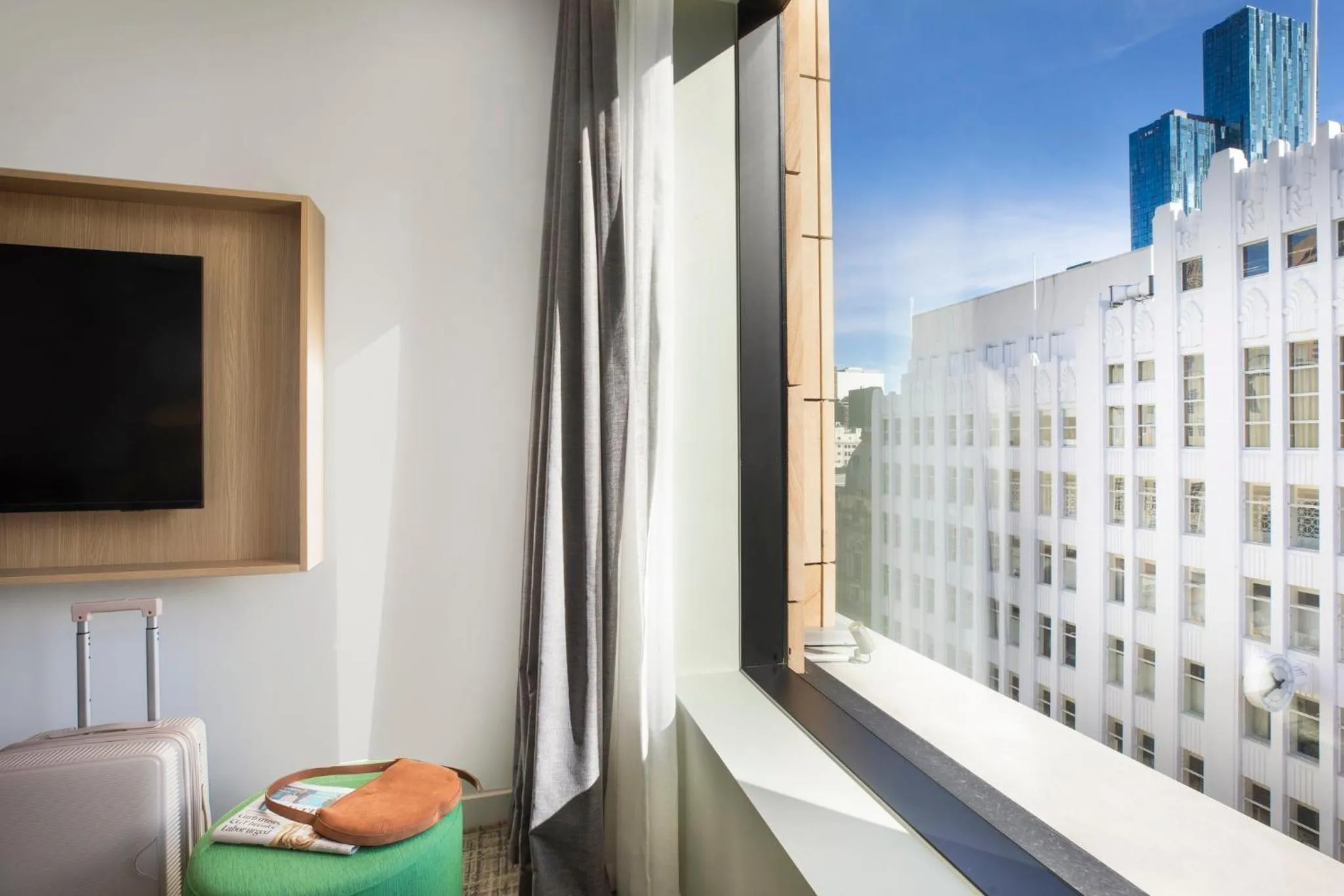 Photo of the whole room in Holiday Inn Melbourne Bourke Street Mall by IHG