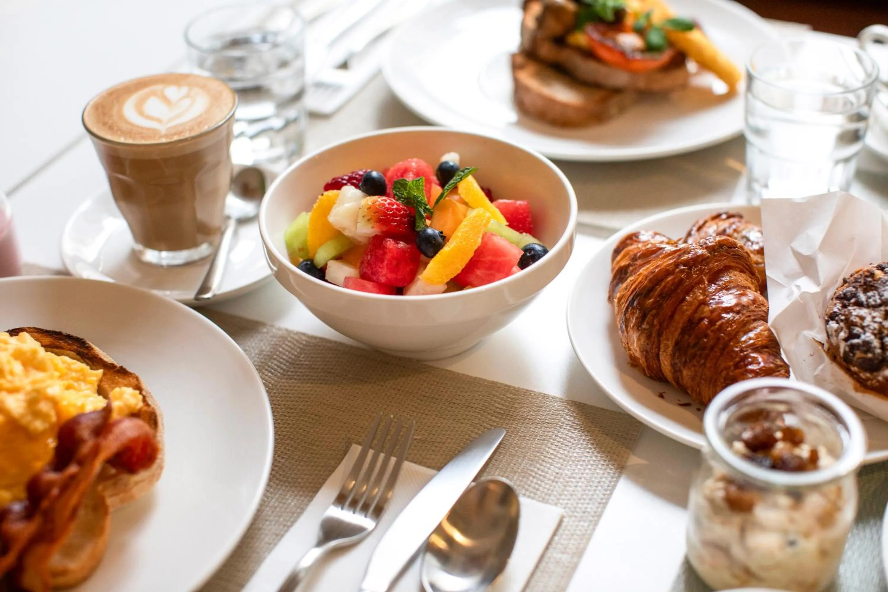 Restaurant/places to eat in Holiday Inn Melbourne Bourke Street Mall by IHG