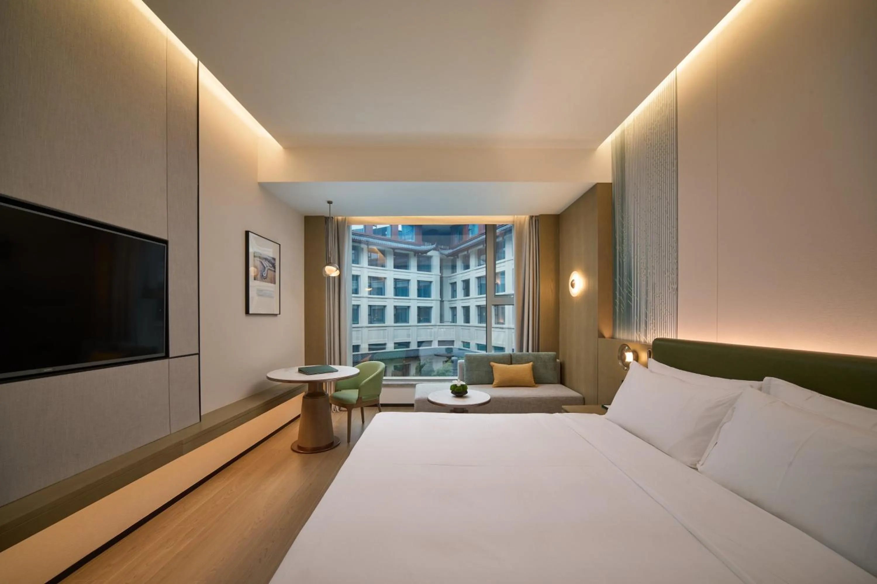 Photo of the whole room, Bed in Holiday Inn Wuhan Tianhe Airport by IHG
