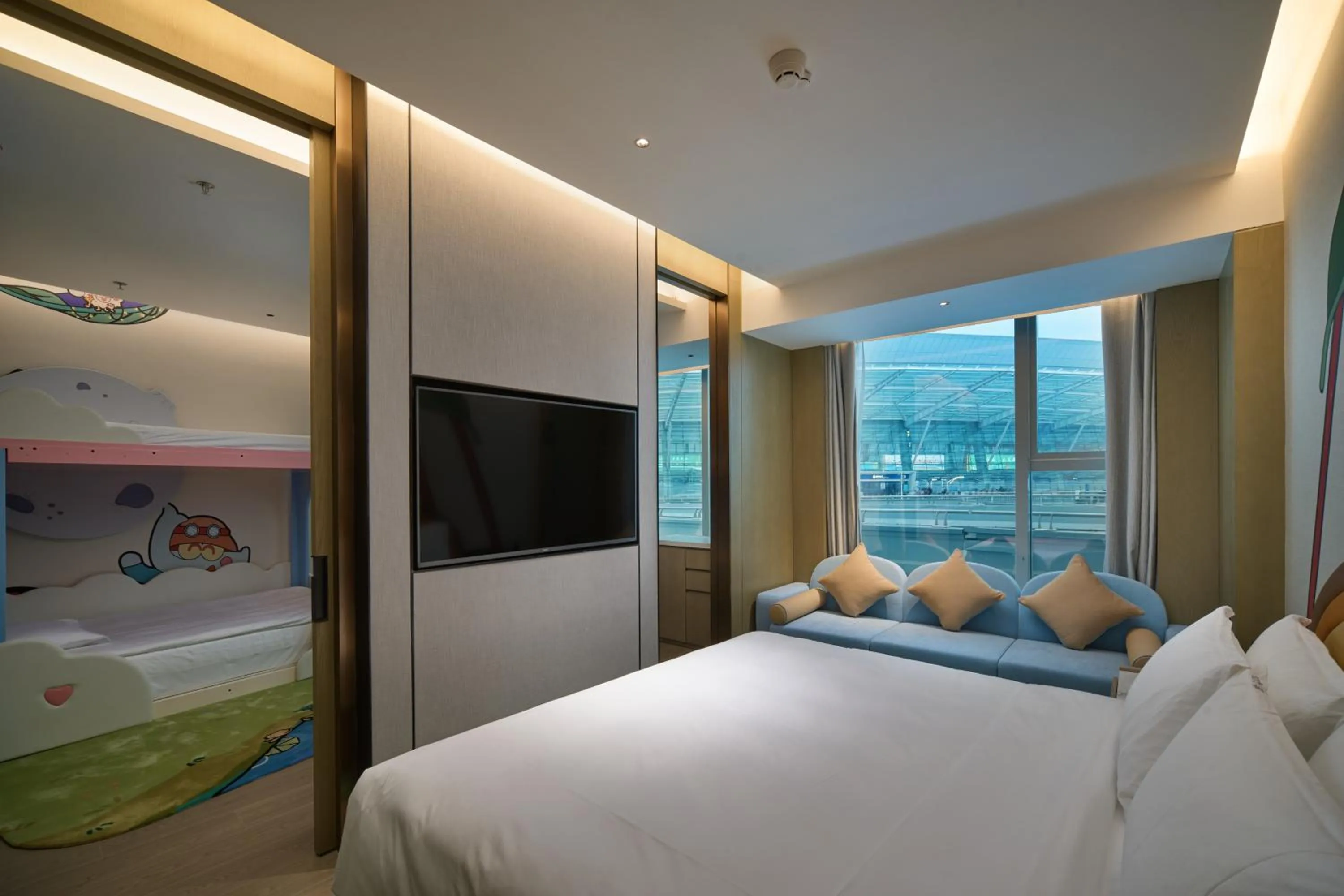 Bedroom, Bed in Holiday Inn Wuhan Tianhe Airport by IHG