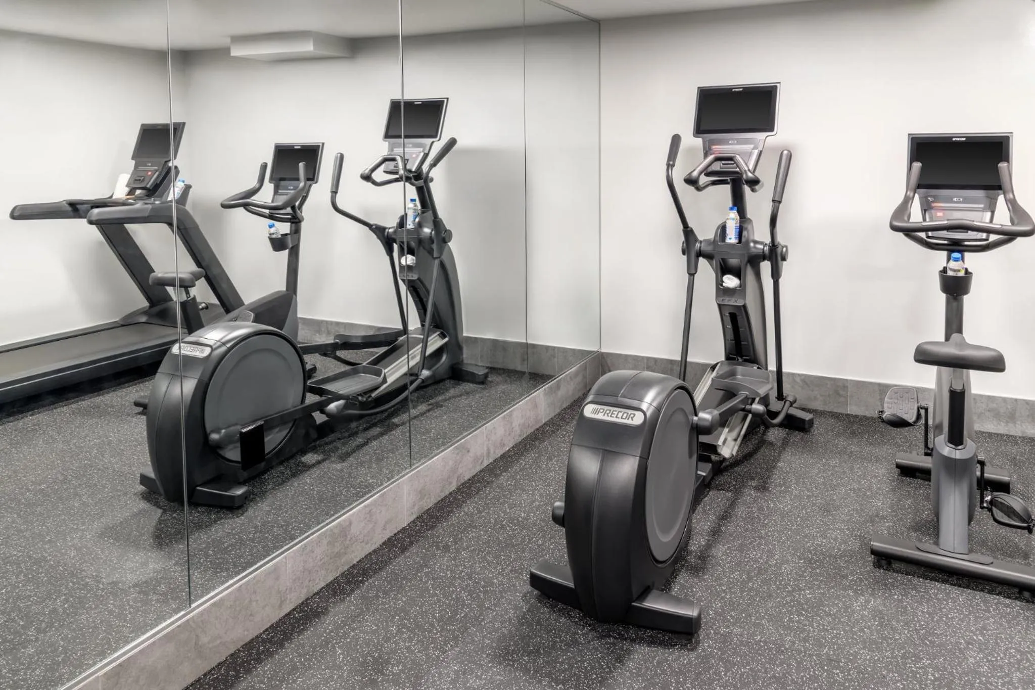 Fitness centre/facilities in voco Astoria by IHG